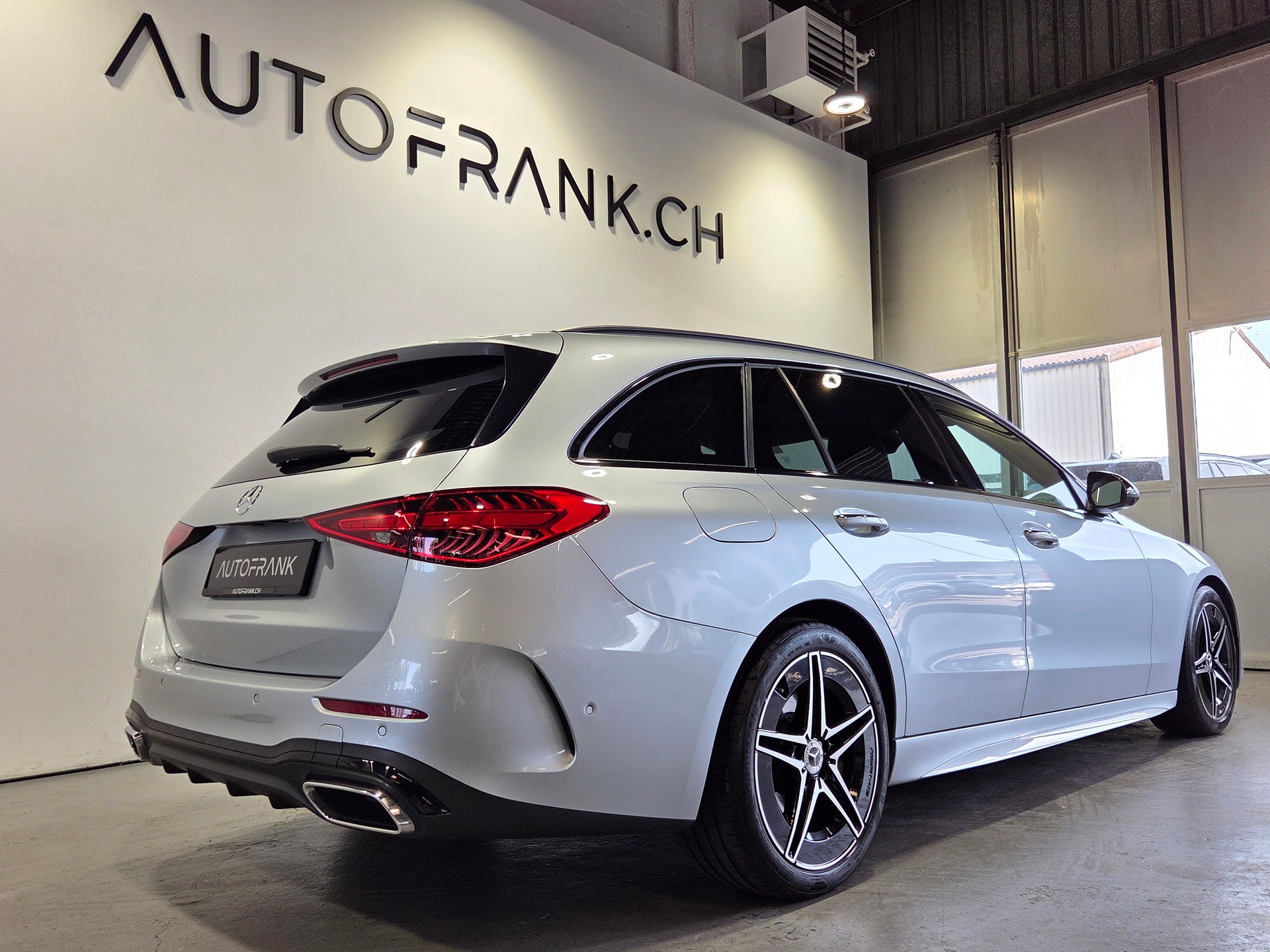 MERCEDES-BENZ C 220 d Swiss Star AMG Line 4matic Kombi-image-2