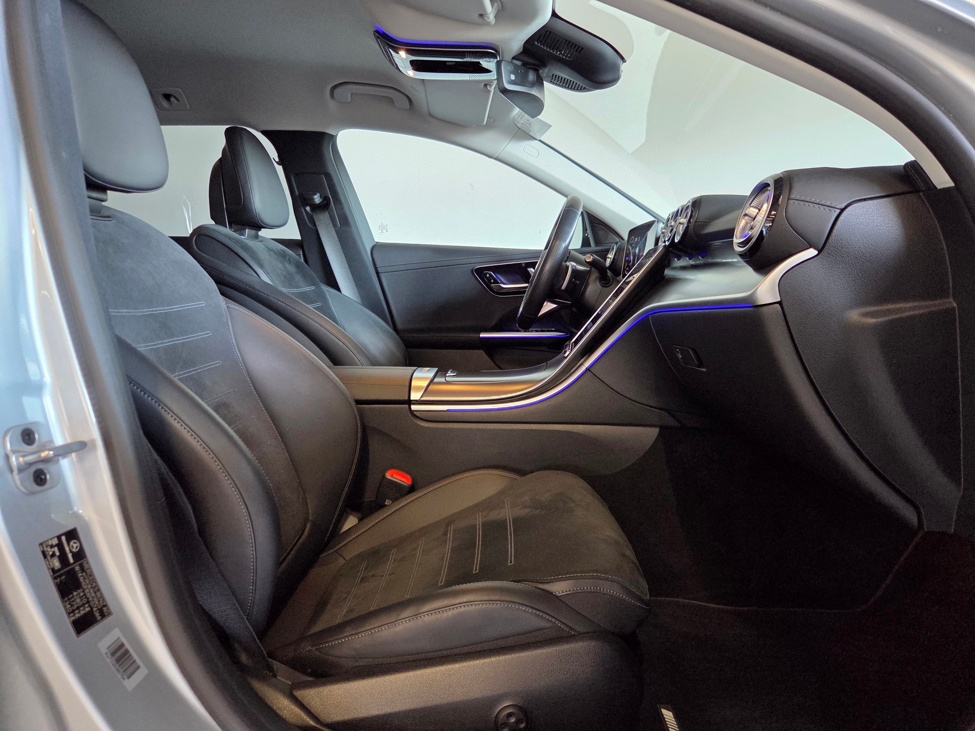 MERCEDES-BENZ C 220 d Swiss Star AMG Line 4matic Kombi-image-13