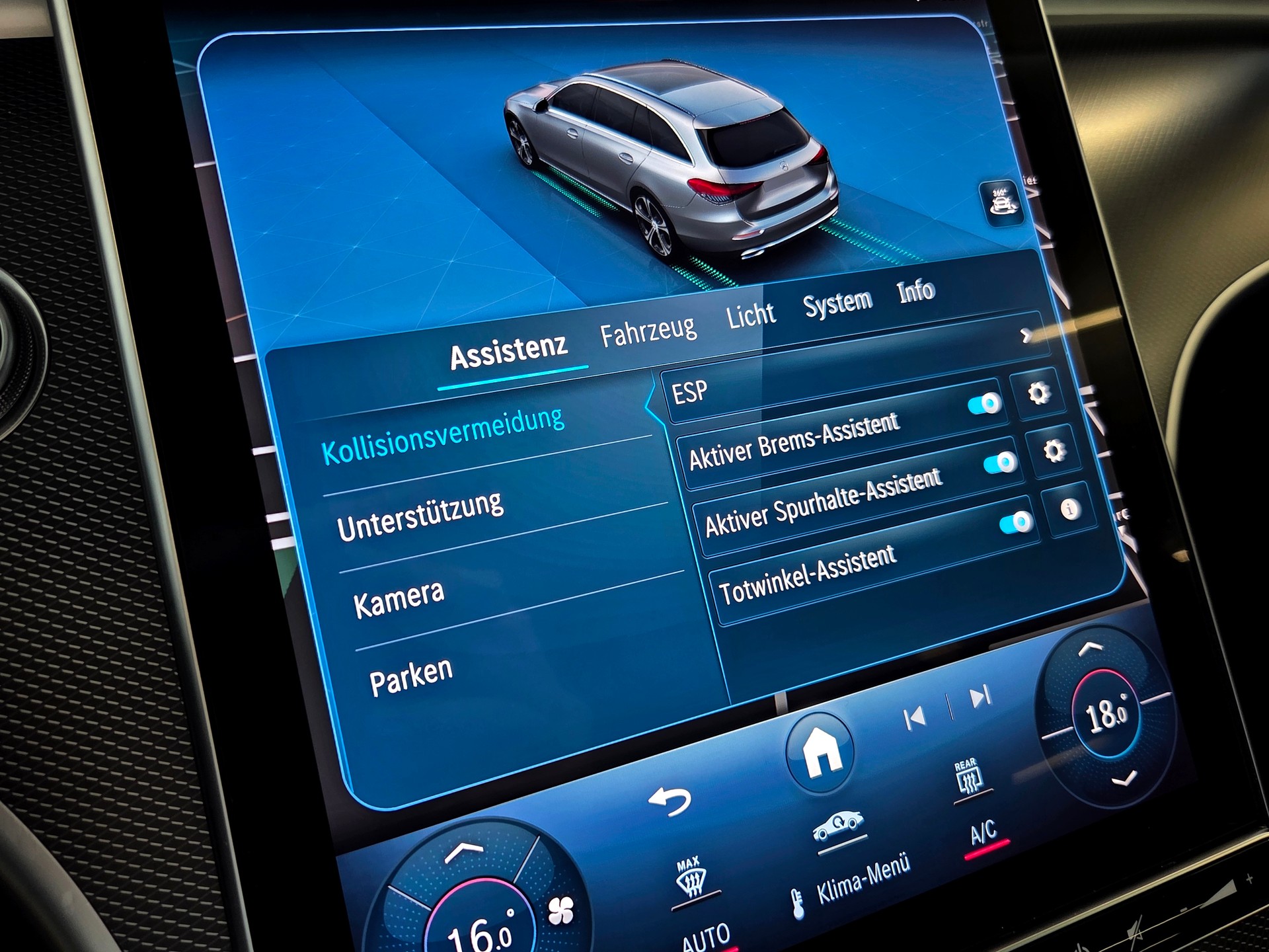 MERCEDES-BENZ C 220 d Swiss Star AMG Line 4matic Kombi-image-6