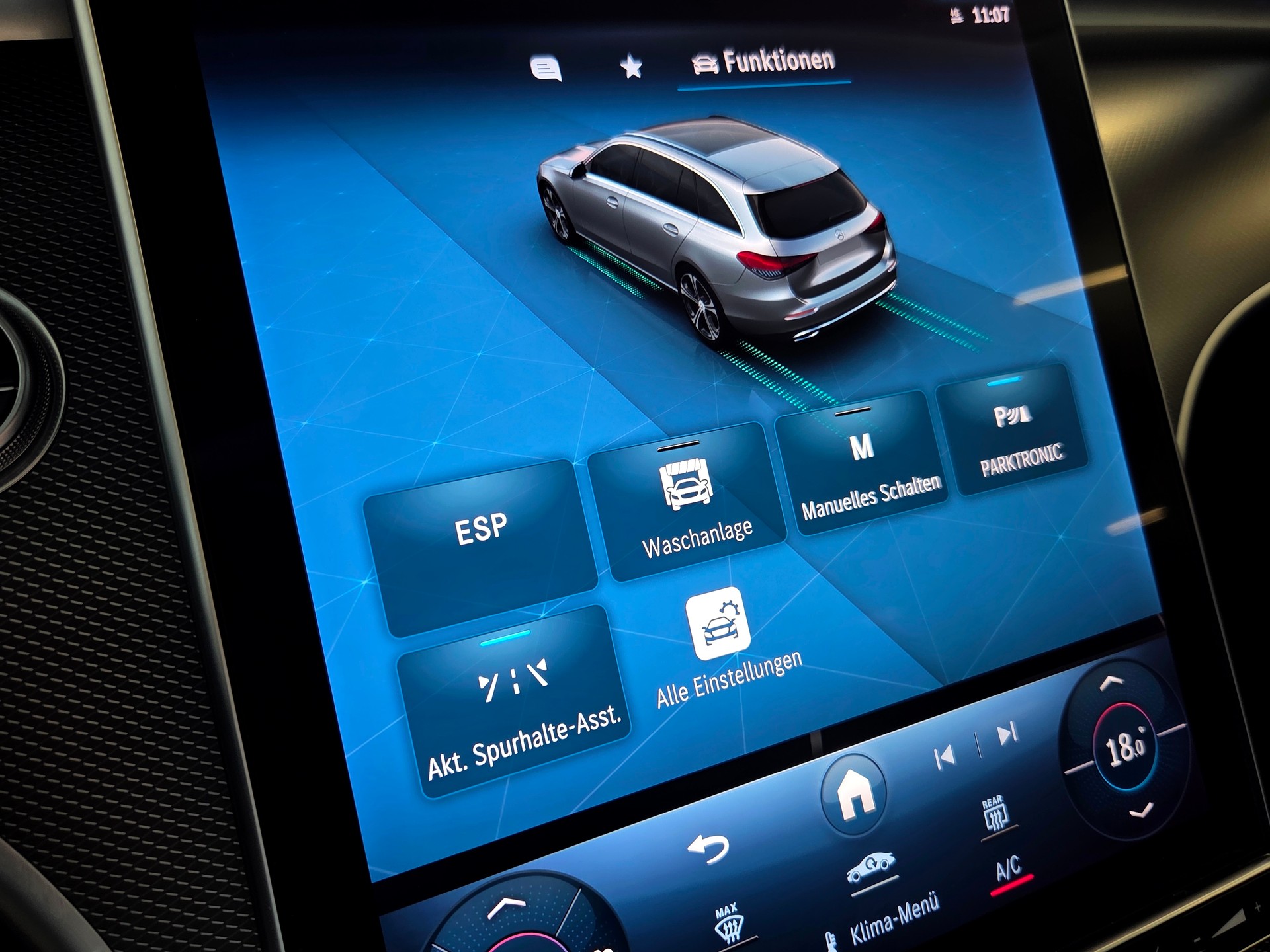MERCEDES-BENZ C 220 d Swiss Star AMG Line 4matic Kombi-image-12