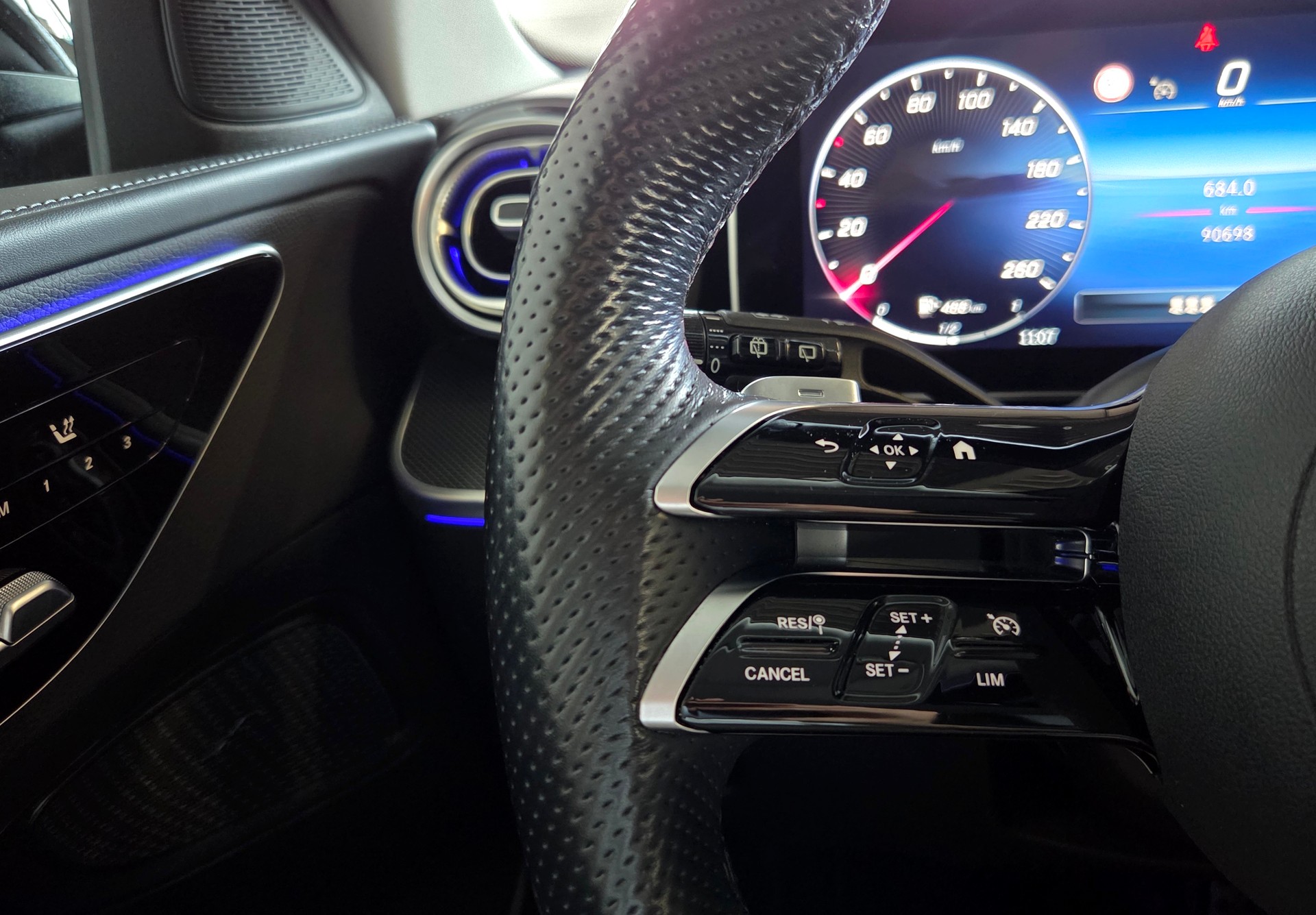 MERCEDES-BENZ C 220 d Swiss Star AMG Line 4matic Kombi-image-18
