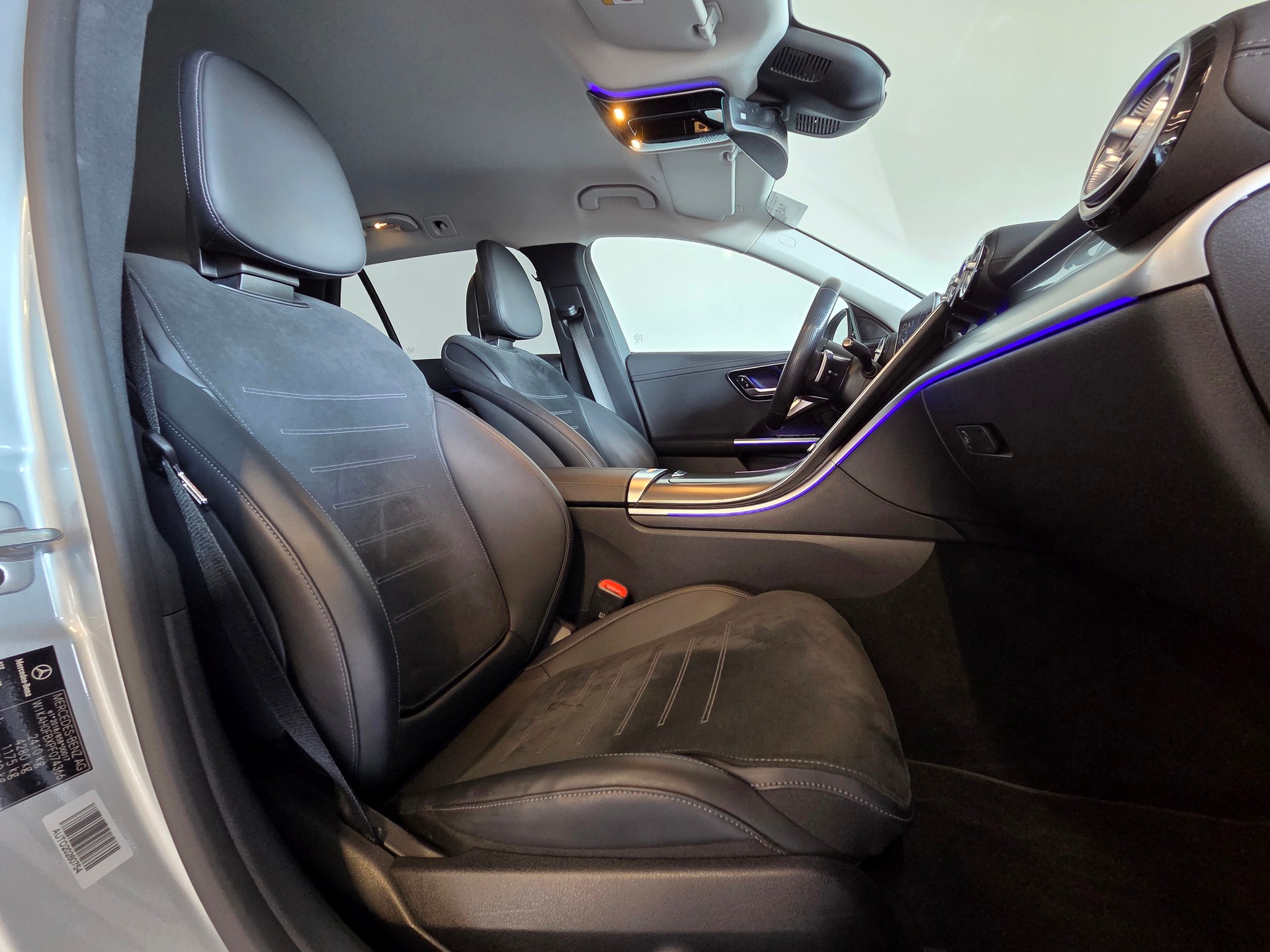 MERCEDES-BENZ C 220 d Swiss Star AMG Line 4matic Kombi-image-4