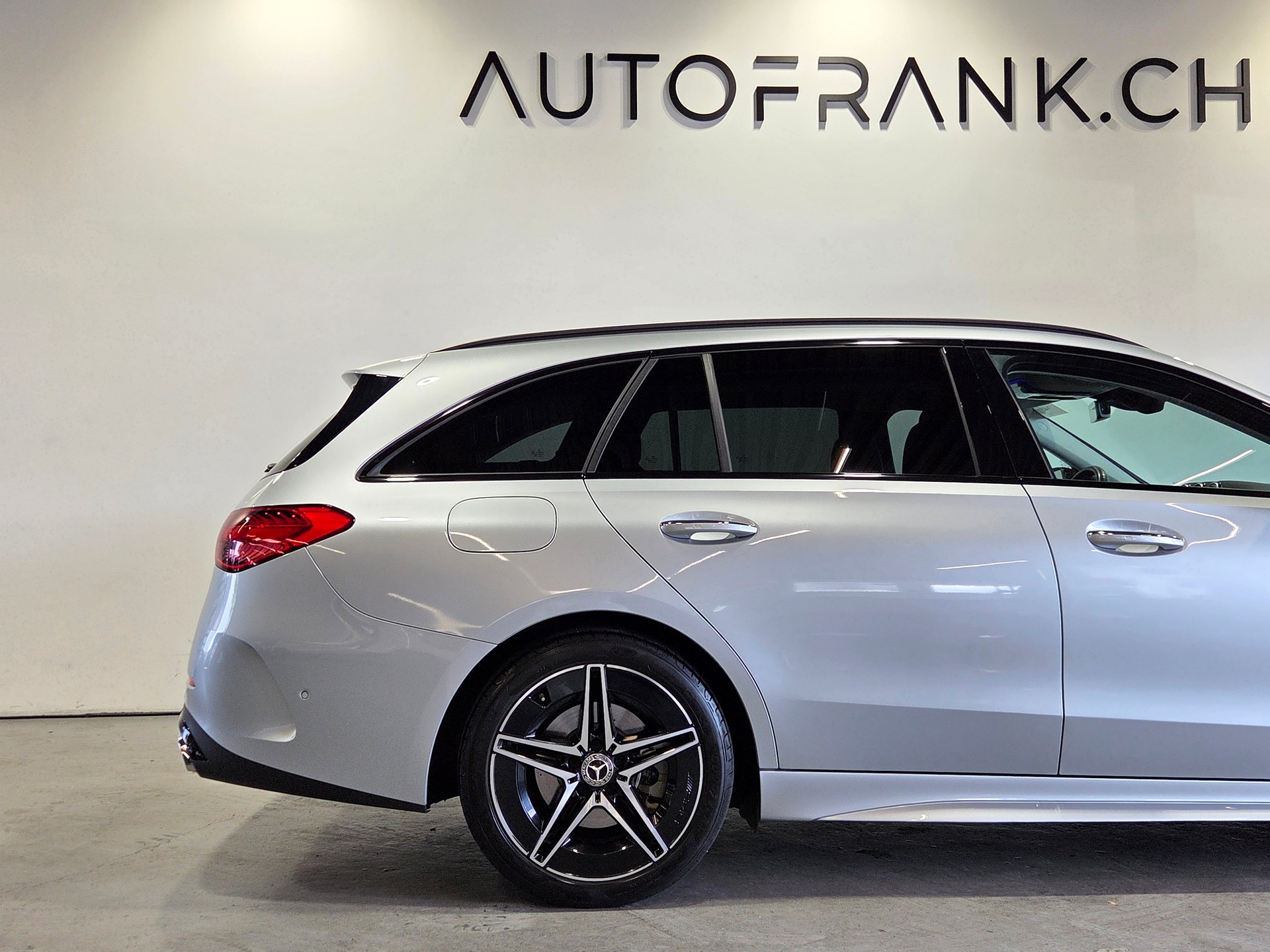 MERCEDES-BENZ C 220 d Swiss Star AMG Line 4matic Kombi-image-15