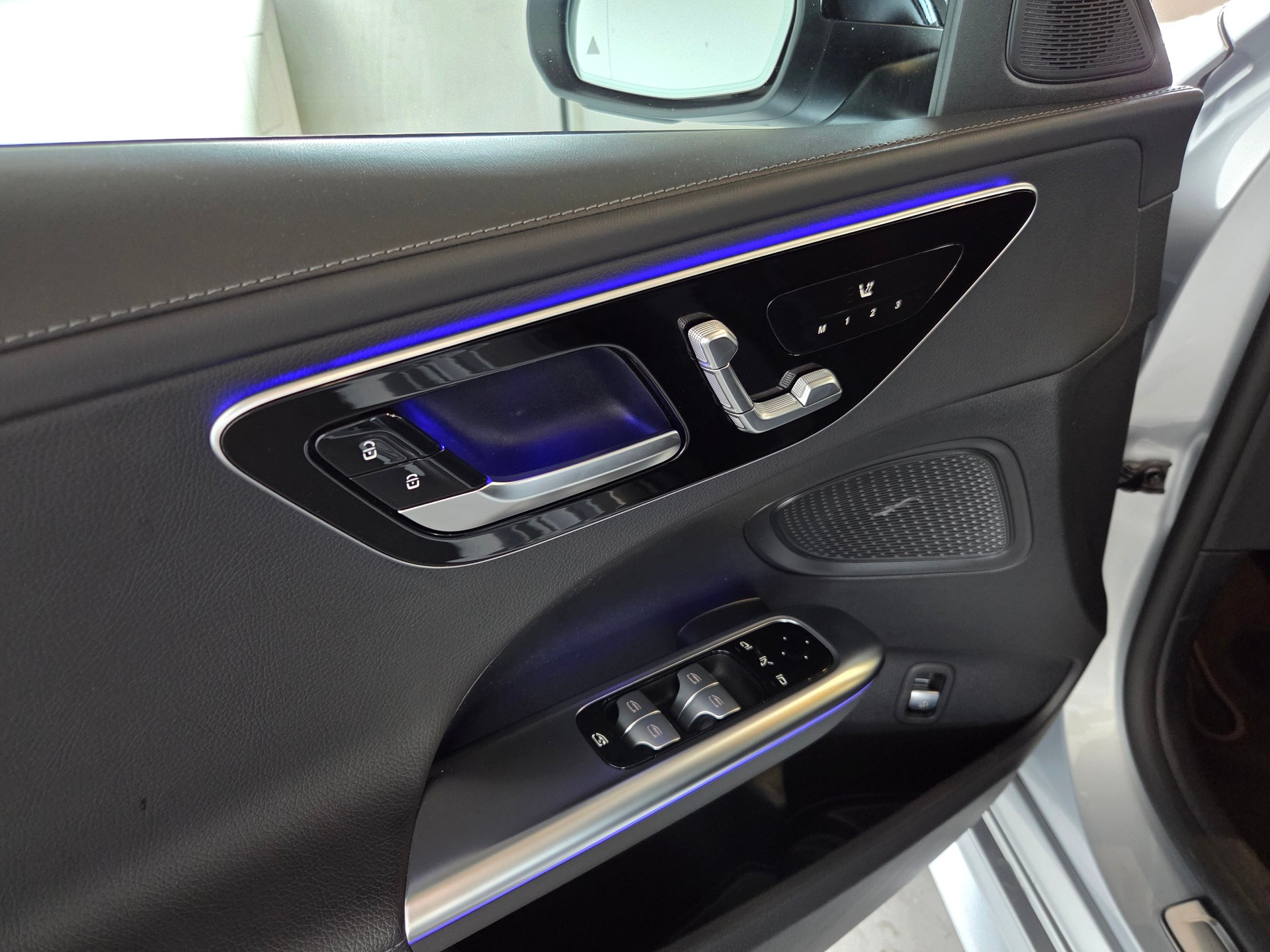 MERCEDES-BENZ C 220 d Swiss Star AMG Line 4matic Kombi-image-17