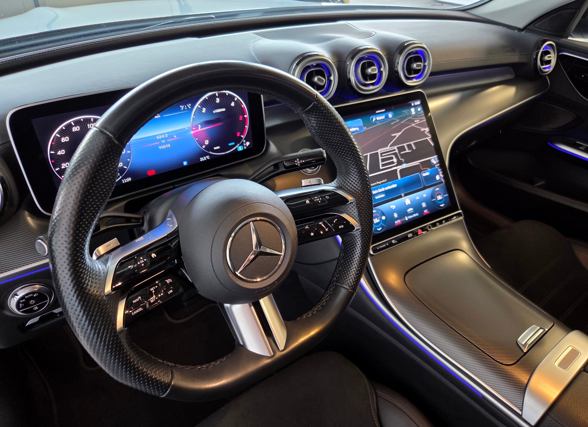 MERCEDES-BENZ C 220 d Swiss Star AMG Line 4matic Kombi-image-10