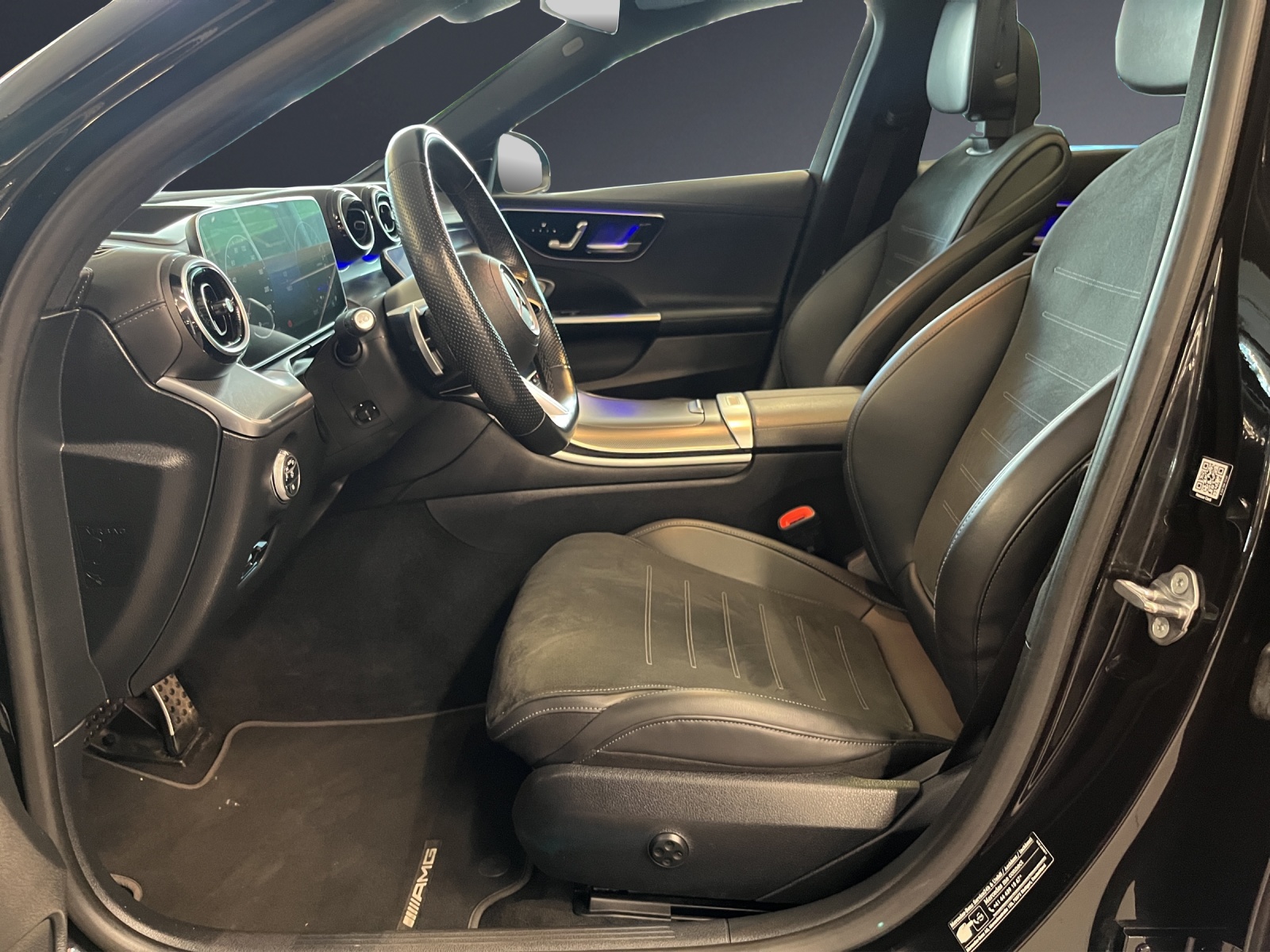 MERCEDES-BENZ C 400e 4 Matic-image-5