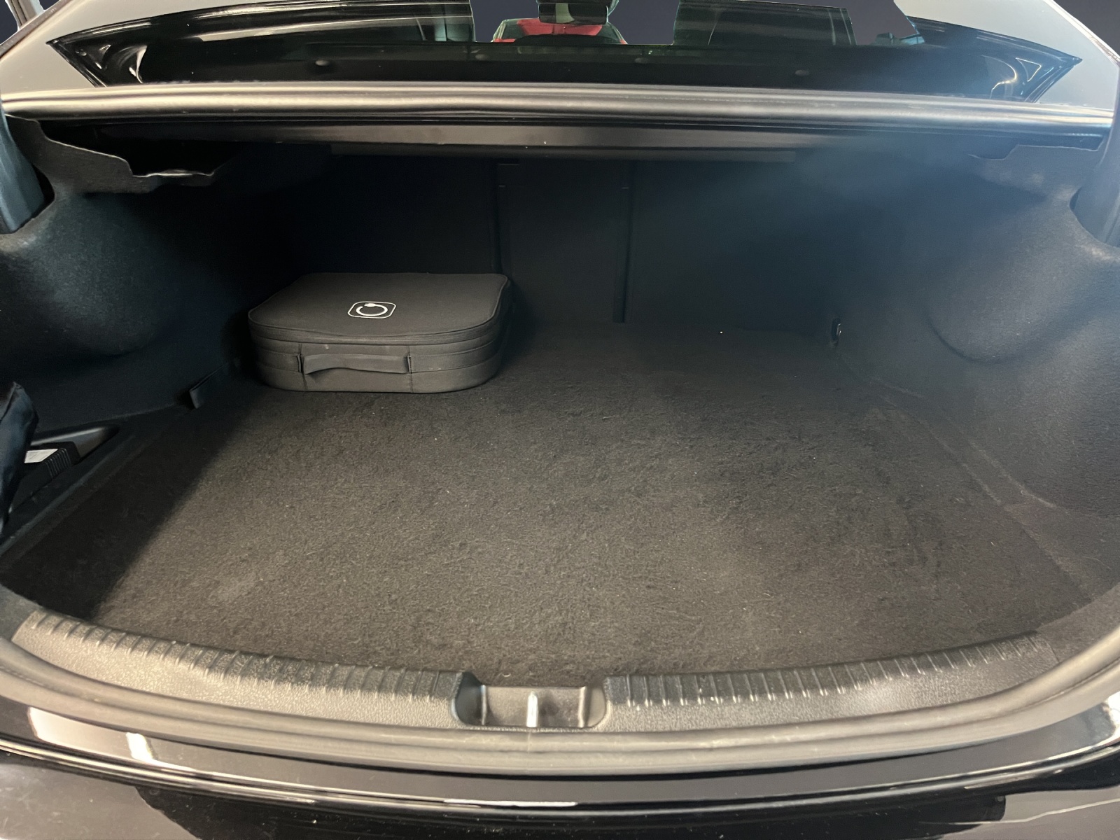MERCEDES-BENZ C 400e 4 Matic-image-12