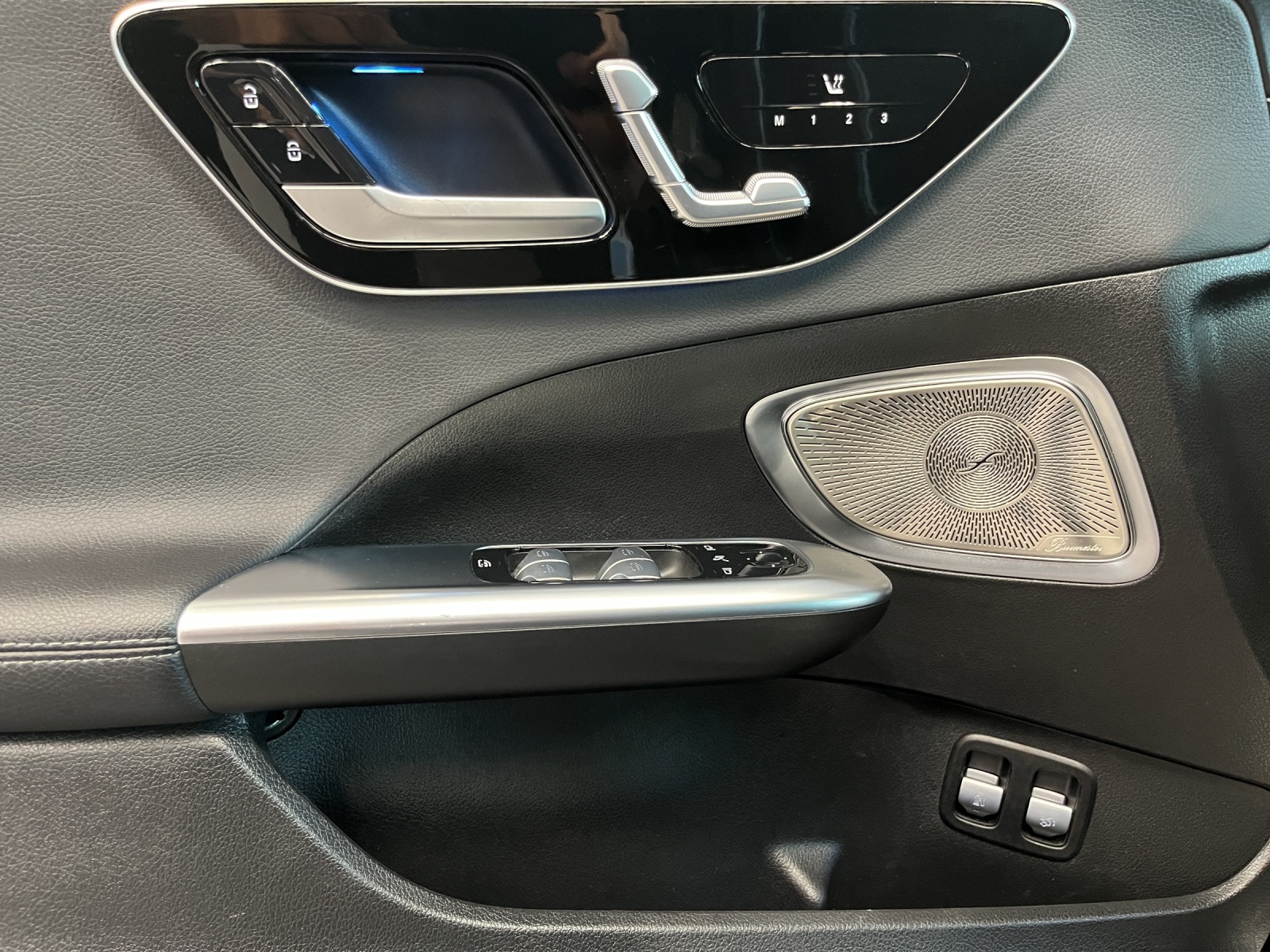MERCEDES-BENZ C 400e 4 Matic-image-9