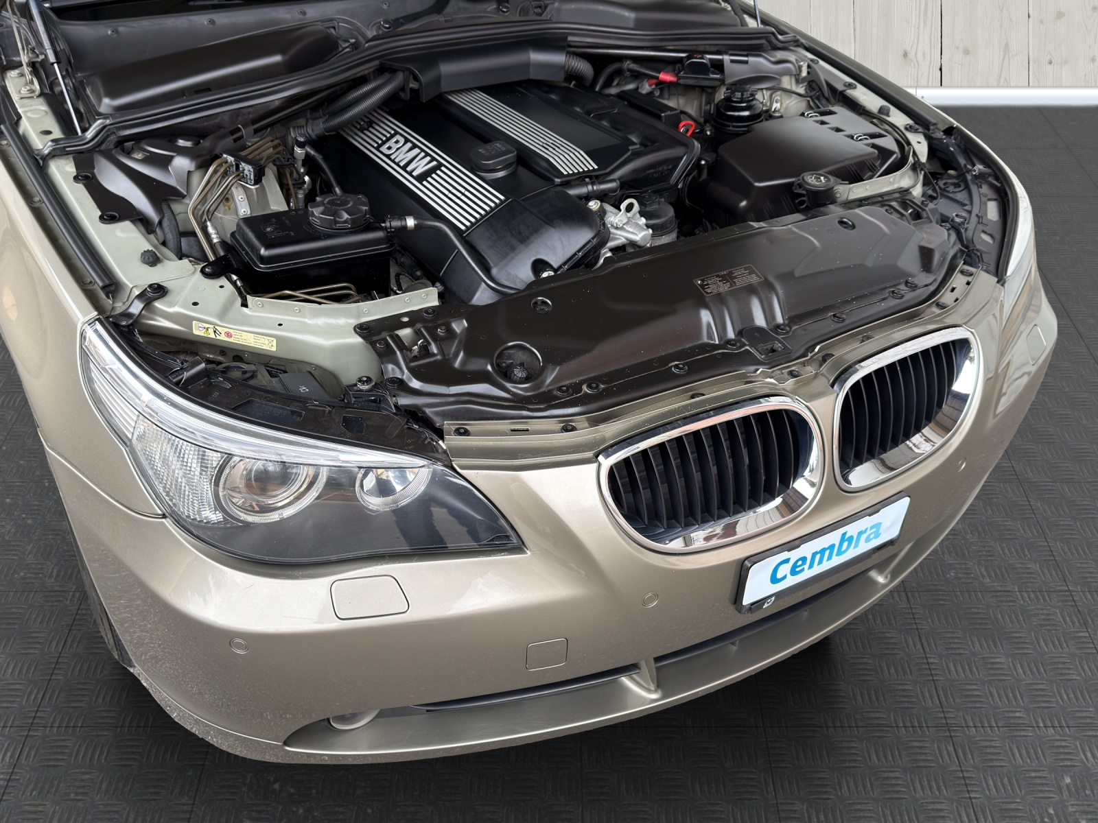 BMW 530i-image-15