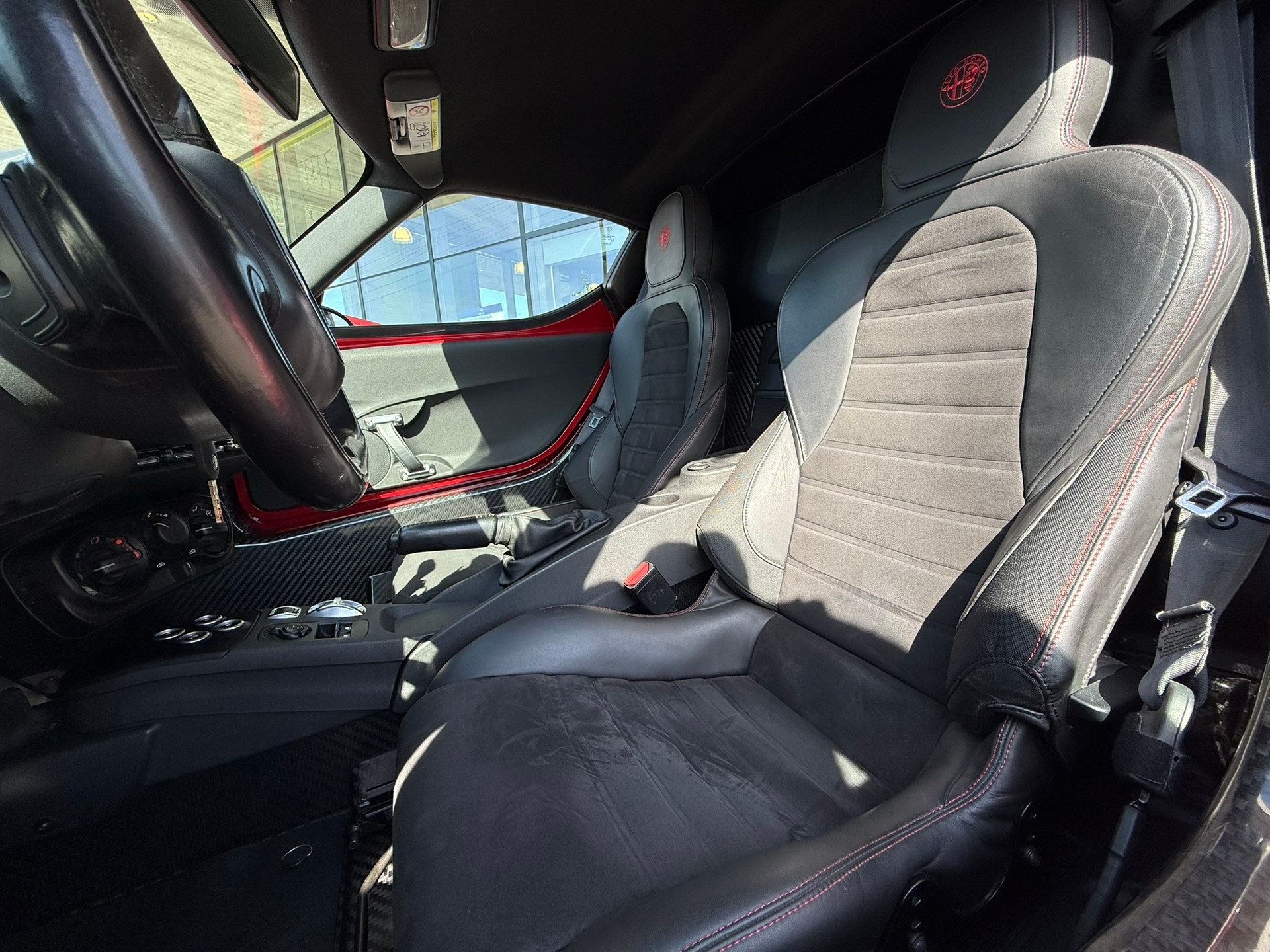 ALFA ROMEO 4C 1750 TBi TCT-image-6