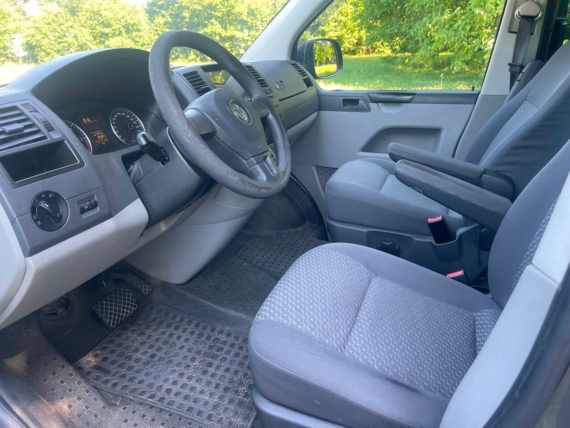 VW T5 2.0 Bi-TDI BMT DSG-image-9