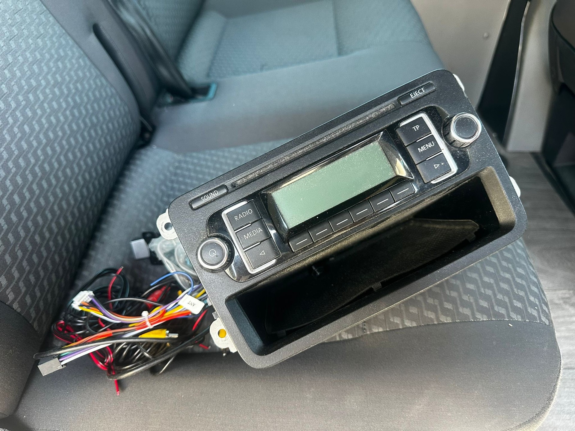 VW T5 2.0 Bi-TDI BMT DSG-image-13