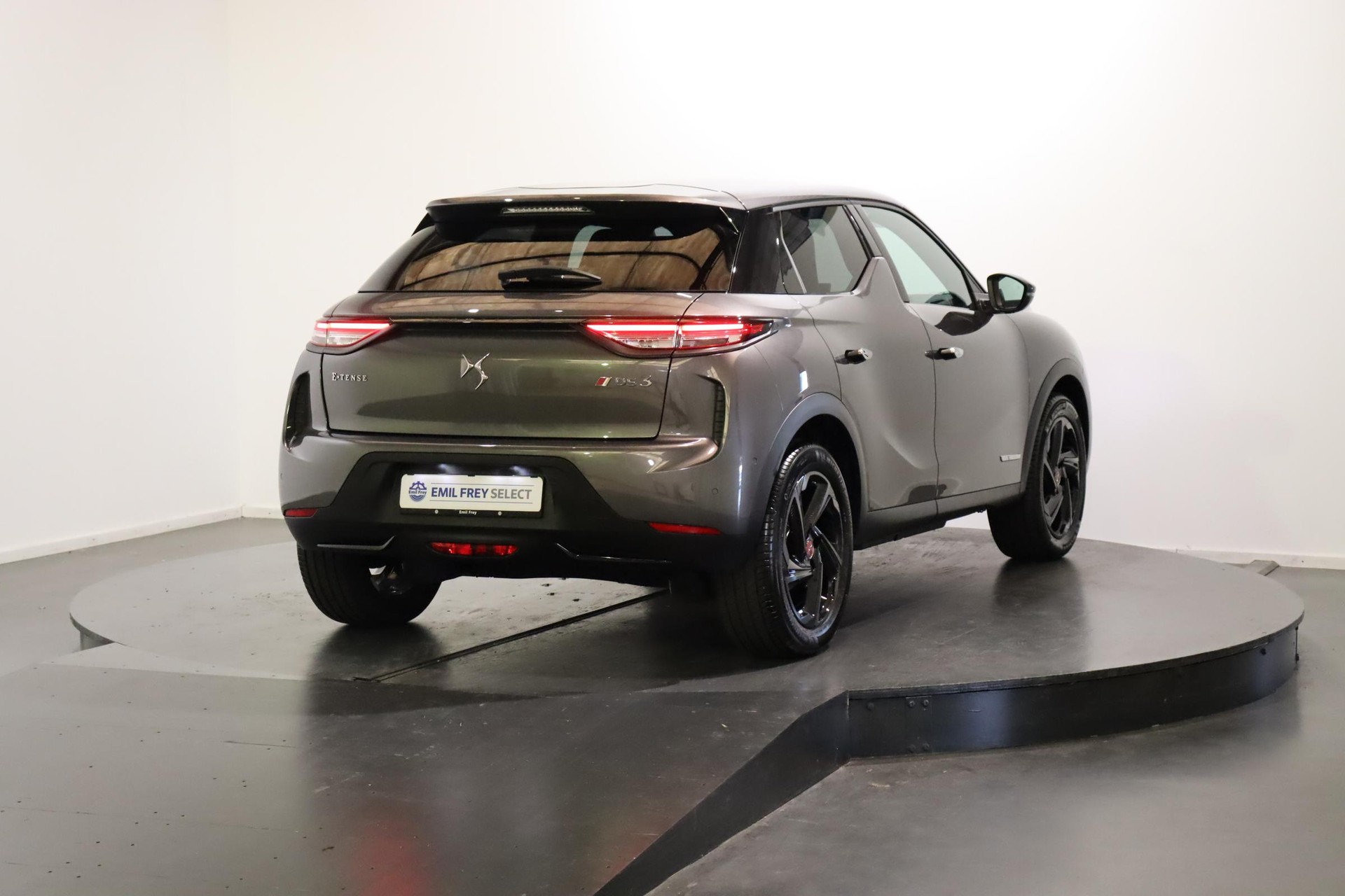 DS AUTOMOBILES 3 Crossback E-Tense Performance Line-image-2
