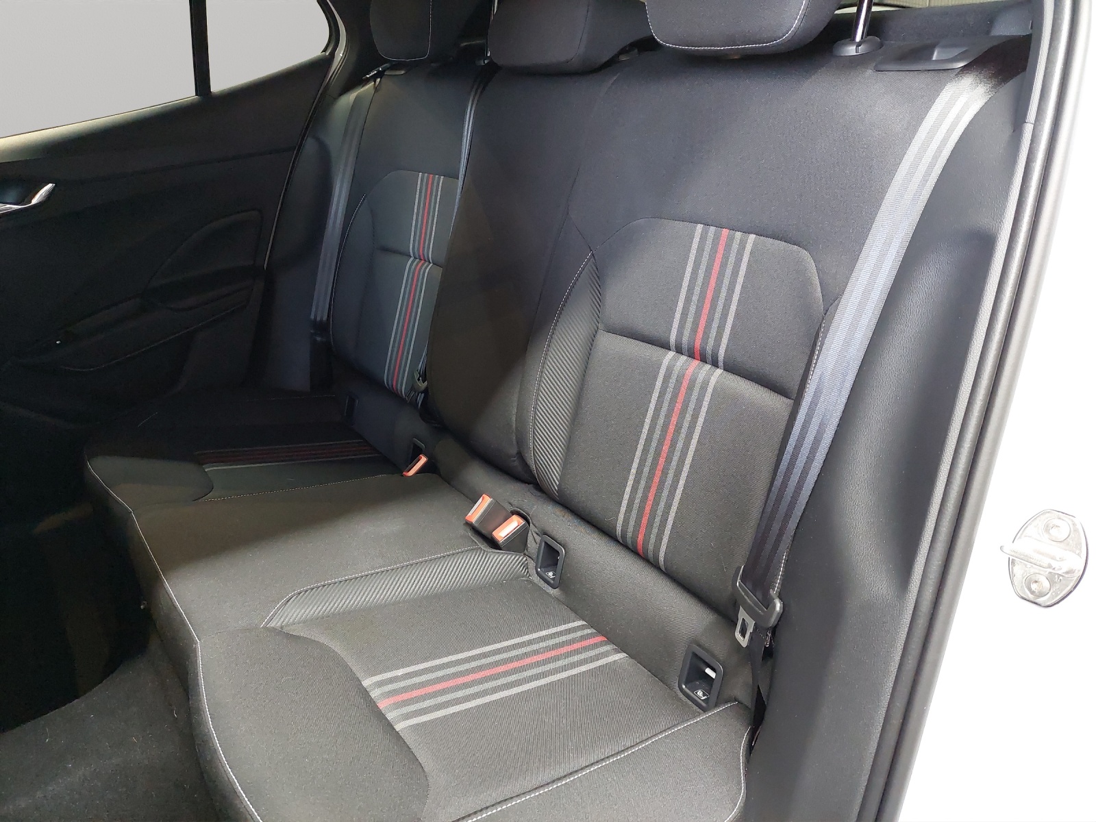 SKODA Fabia 1.0 TSI Monte Carlo DSG-image-7