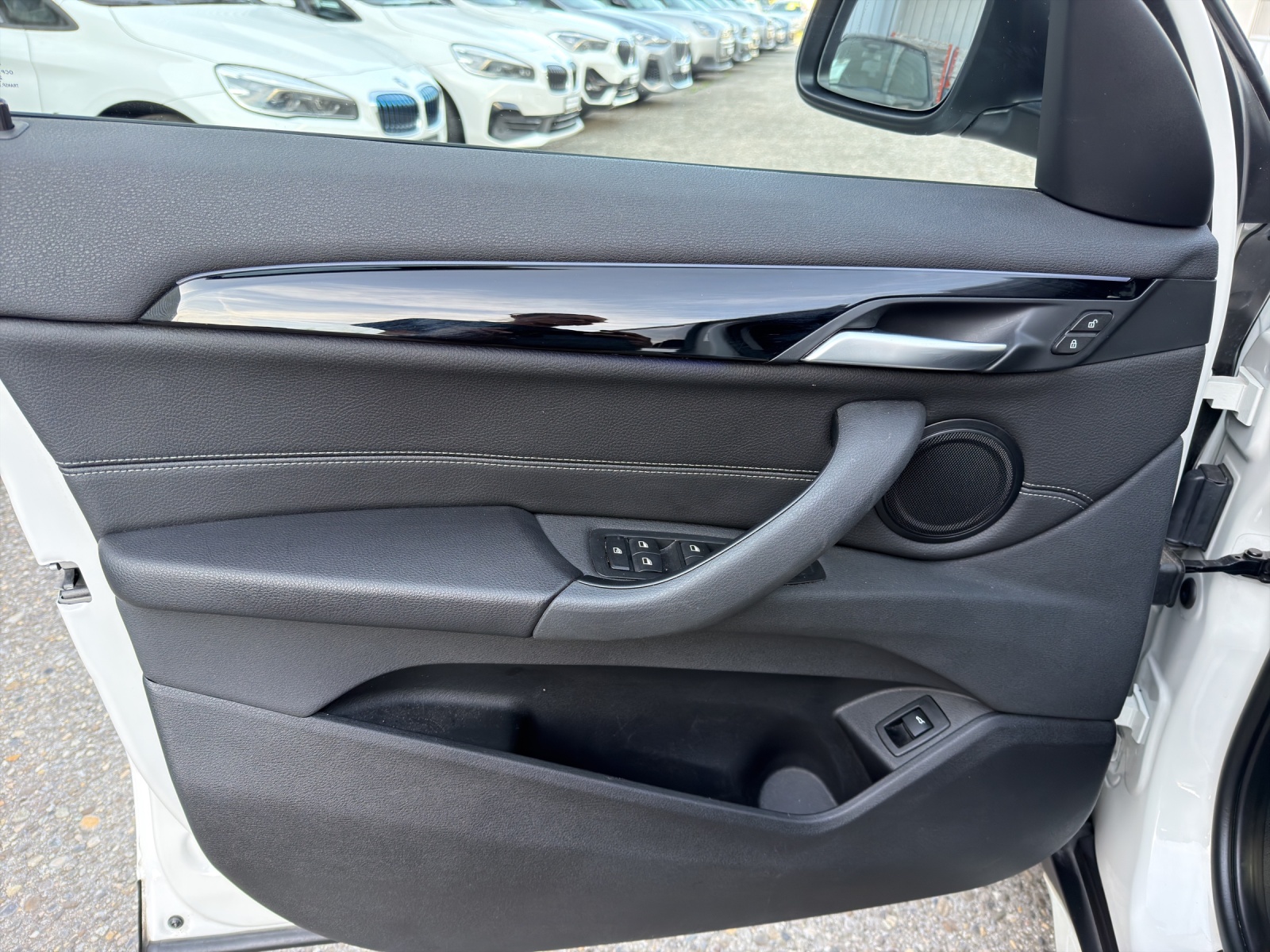 BMW X1 xDrive 20d Sport Line-image-19