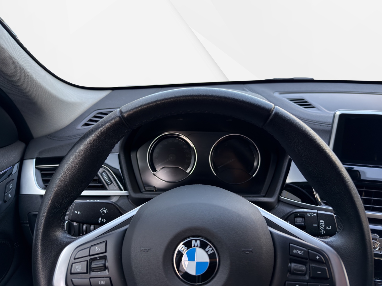 BMW X1 xDrive 20d Sport Line-image-14