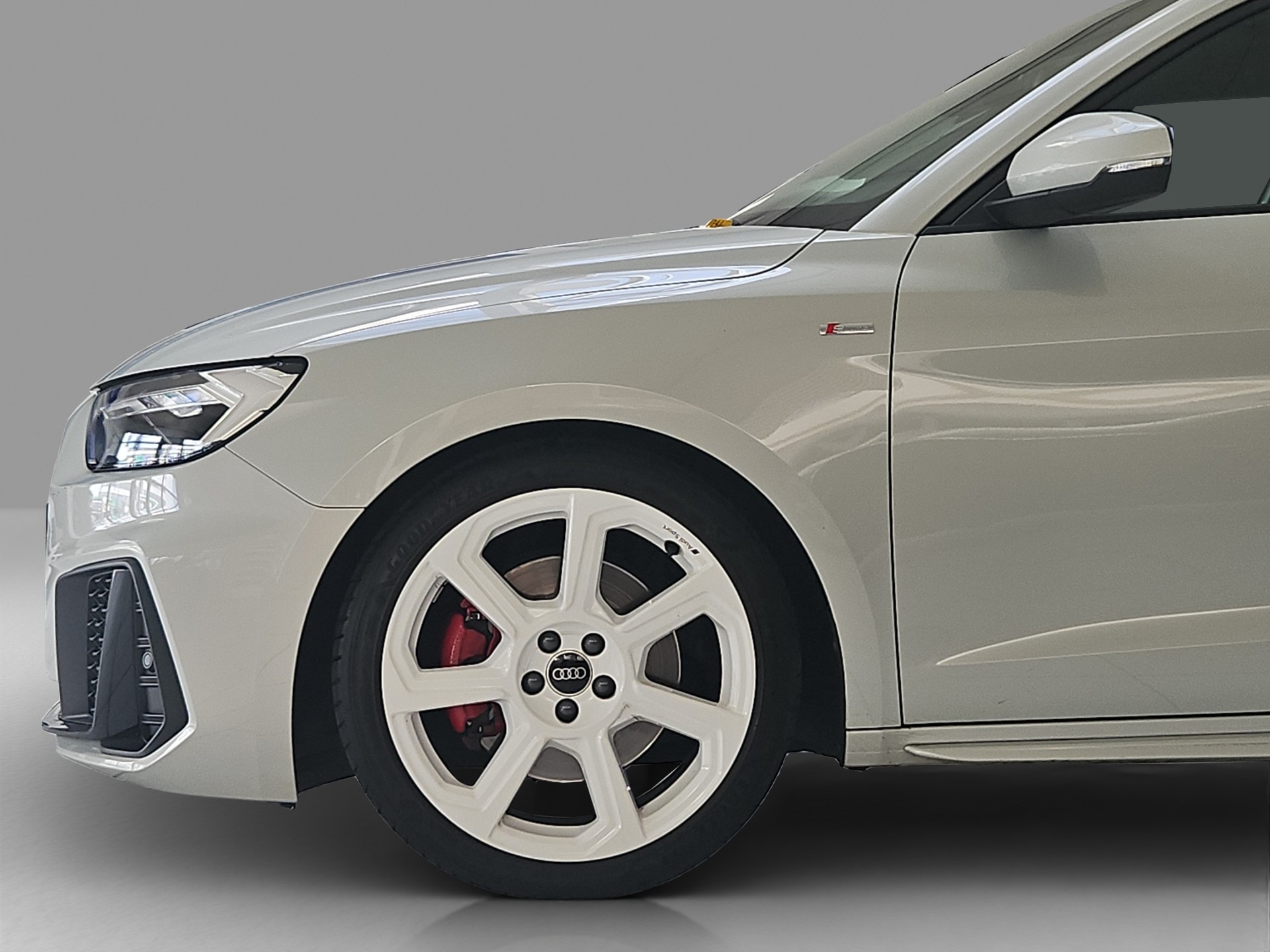 AUDI A1 Sportback 2.0 40 TFSI S Line S-Tronic-image-4