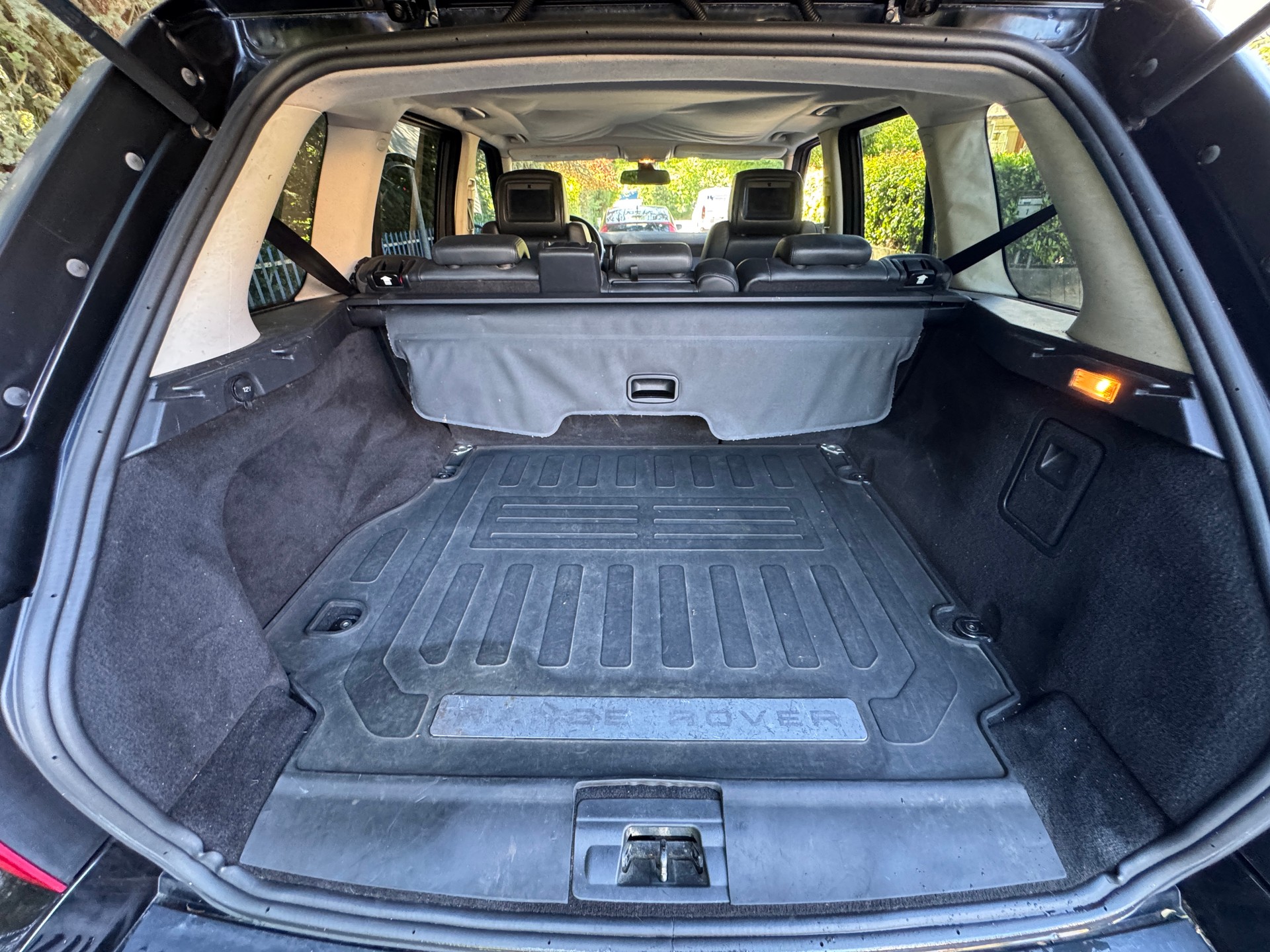 LAND ROVER Range Rover Sport 2.7 Td6 HSE Automatic-image-11