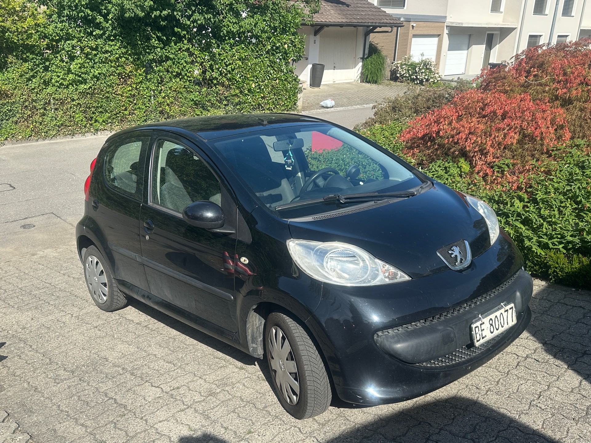 PEUGEOT 107 1.0 Trendy-image-0