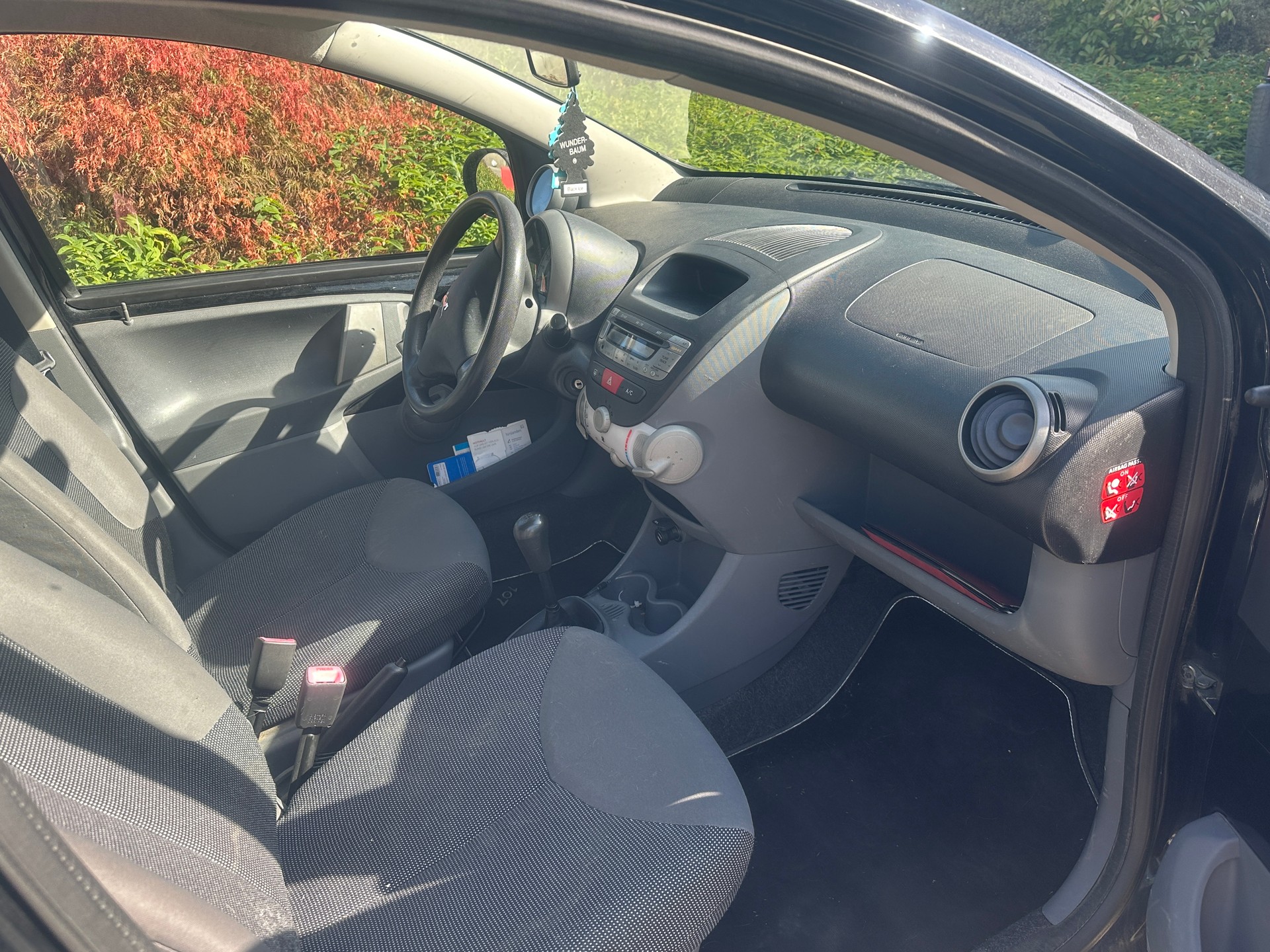 PEUGEOT 107 1.0 Trendy-image-4