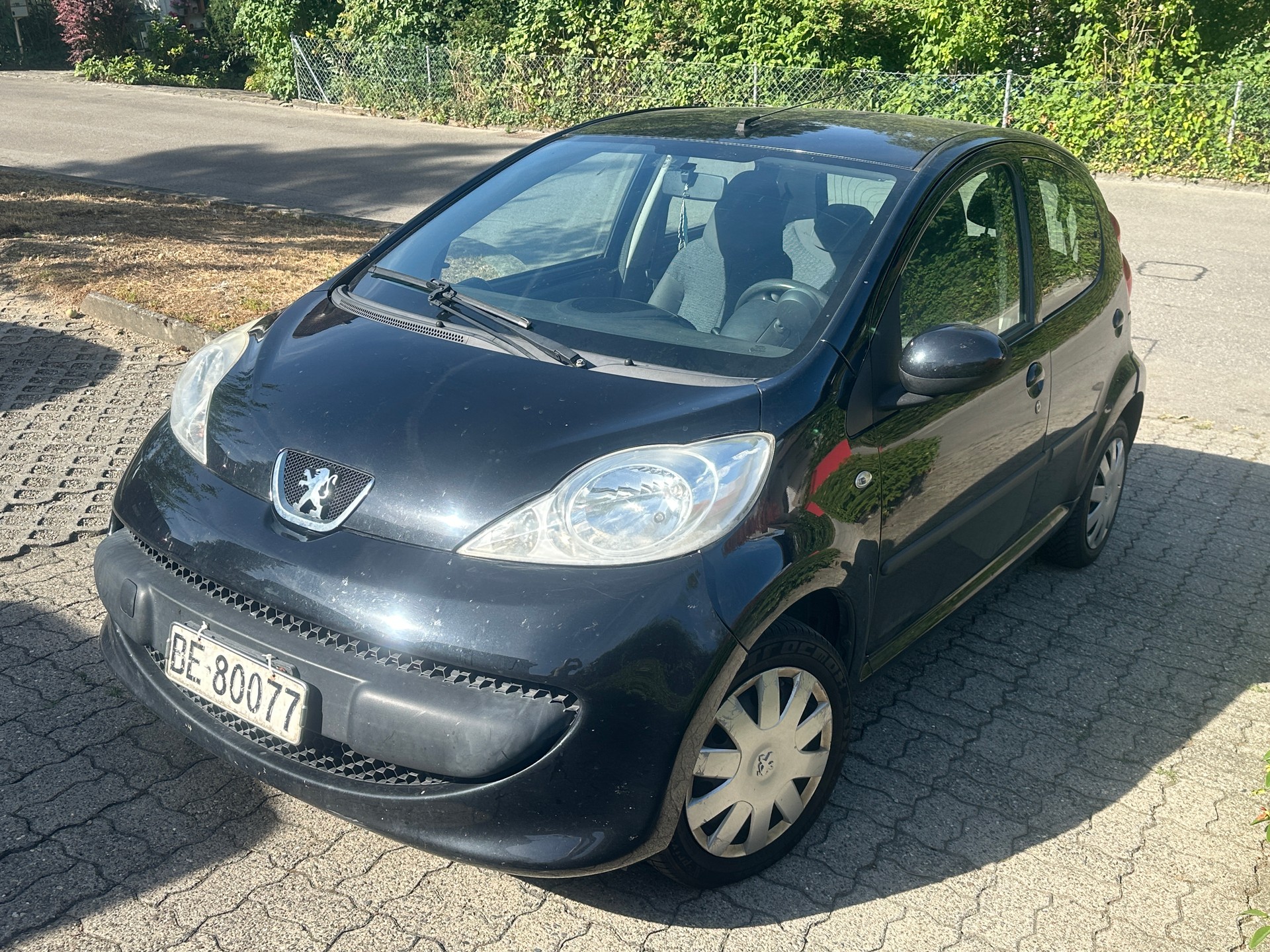 PEUGEOT 107 1.0 Trendy-image-1