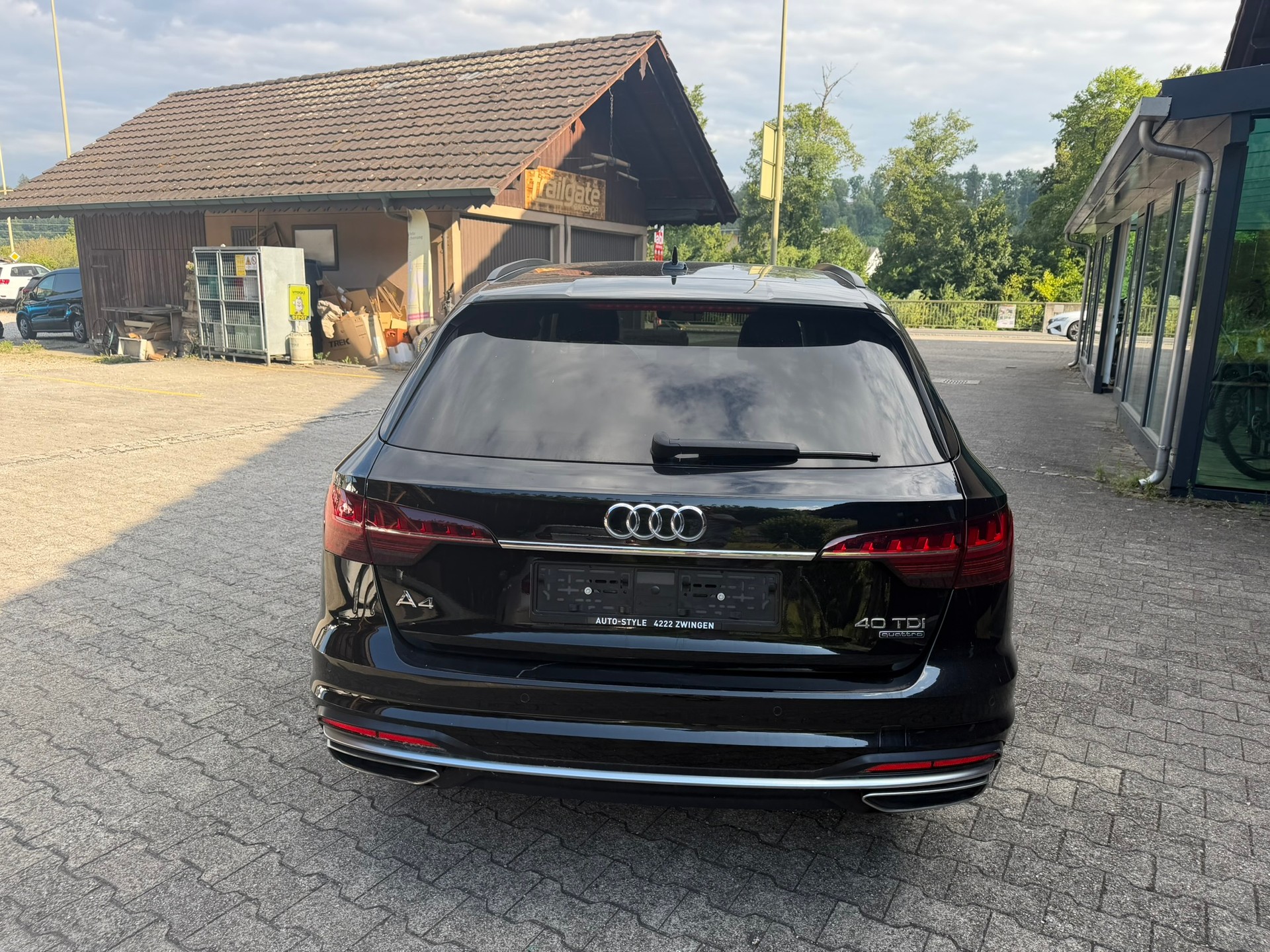 AUDI A4 Avant 40 TDI quattro S-tronic-image-4