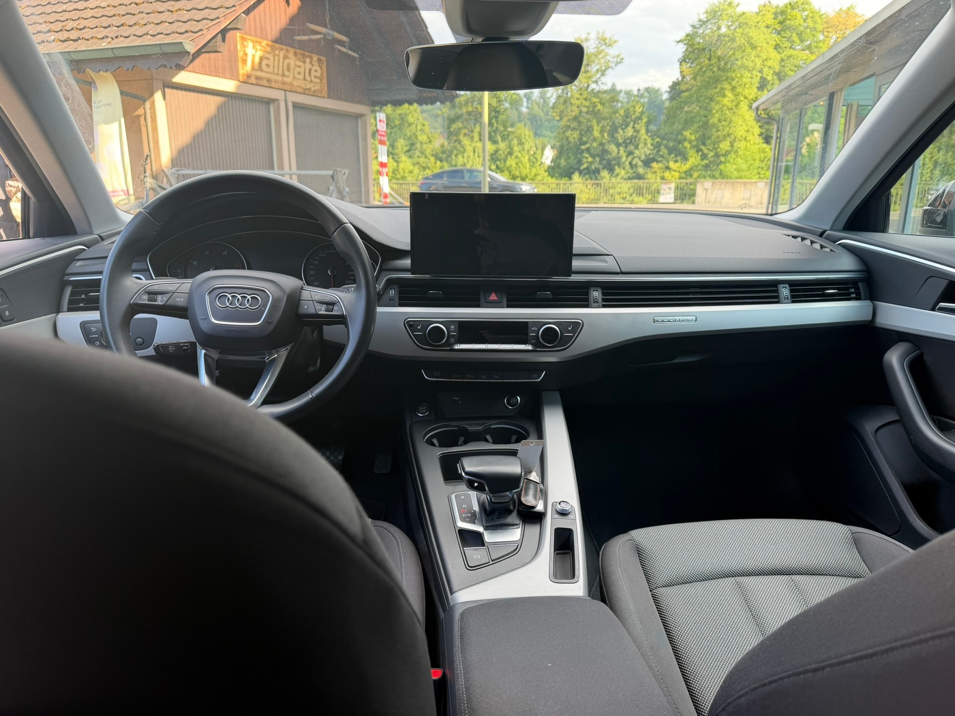 AUDI A4 Avant 40 TDI quattro S-tronic-image-6