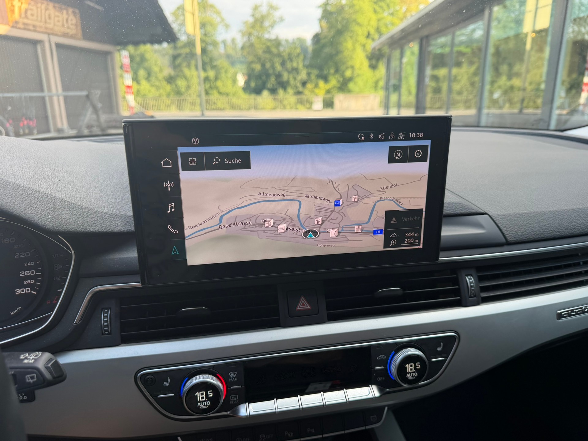 AUDI A4 Avant 40 TDI quattro S-tronic-image-13