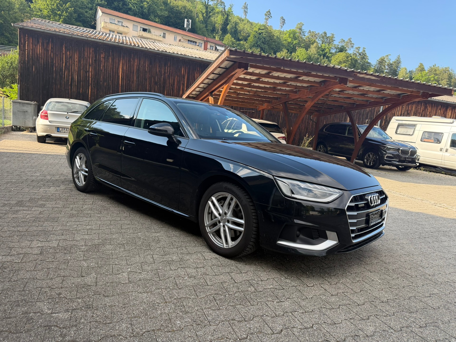 AUDI A4 Avant 40 TDI quattro S-tronic-image-2