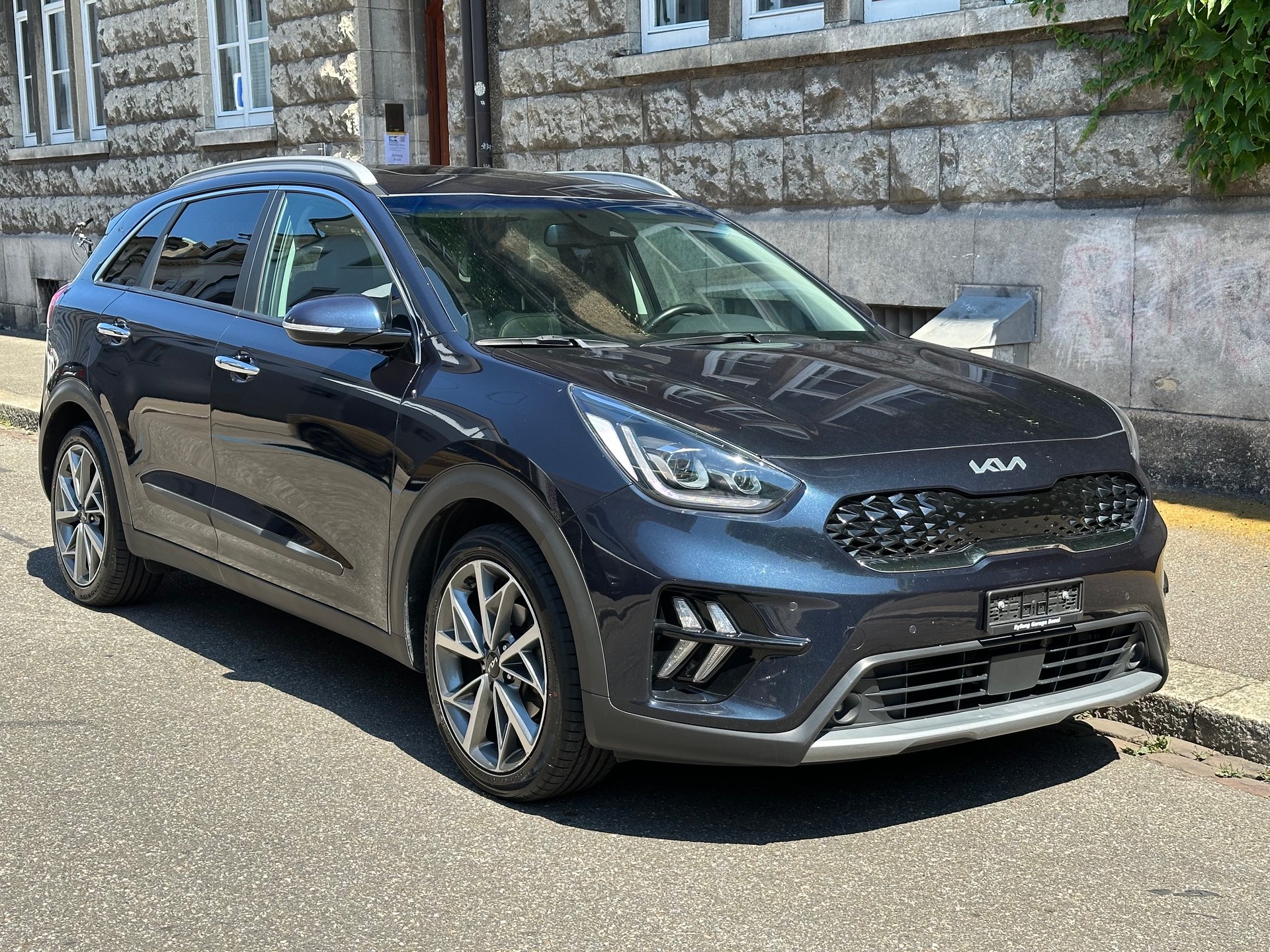KIA Niro 1.6GDi Hybrid Style DCT-image-1