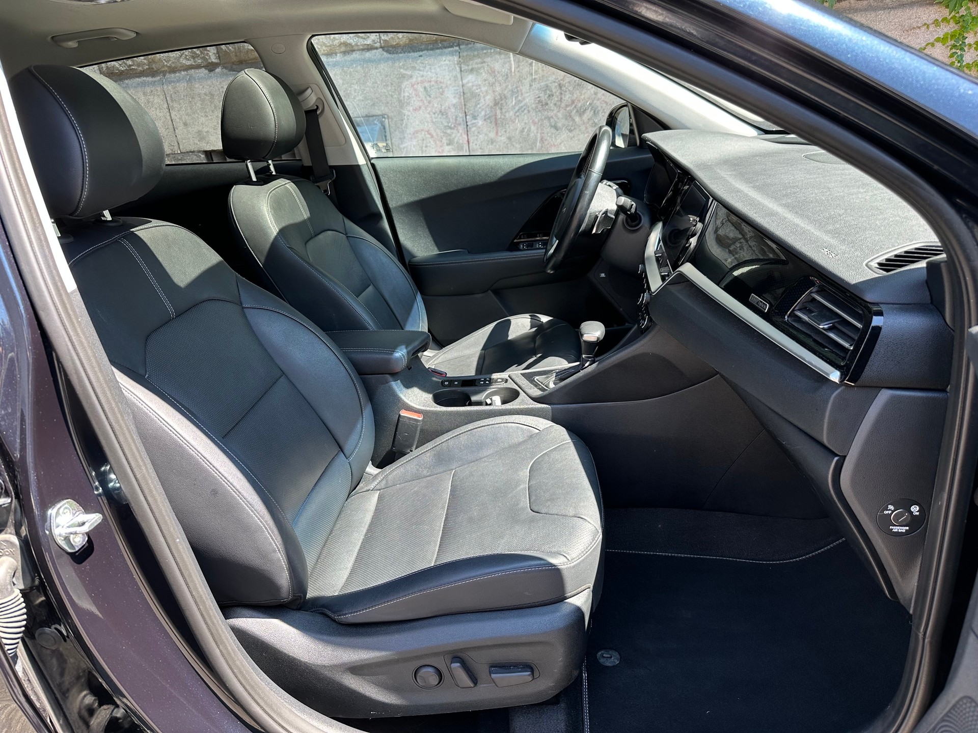 KIA Niro 1.6GDi Hybrid Style DCT-image-8