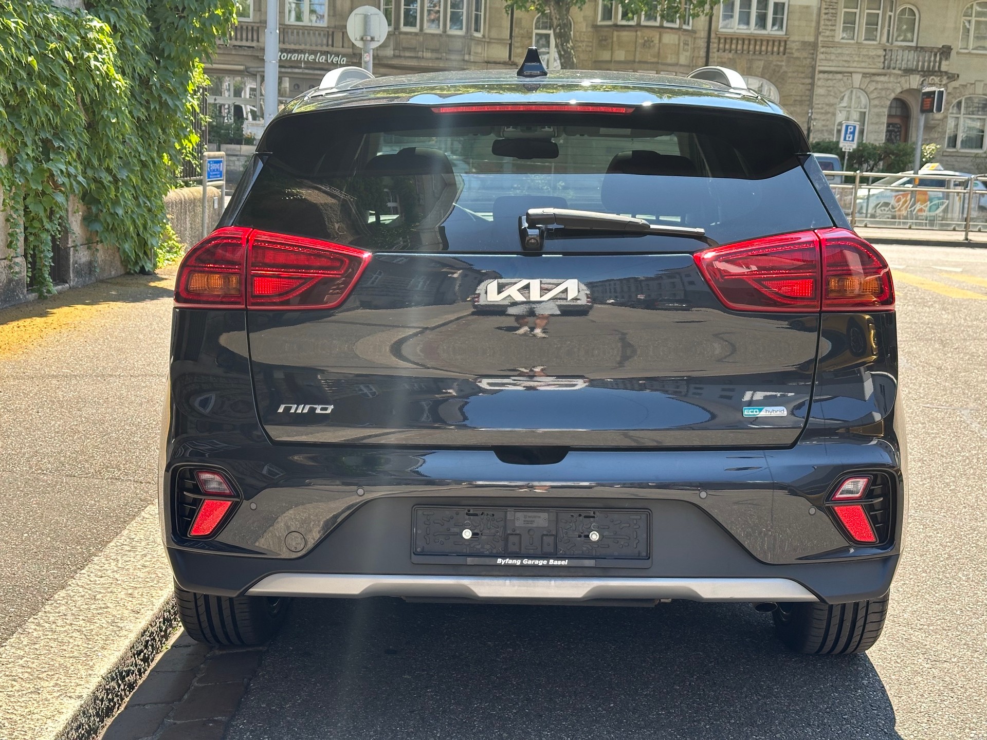 KIA Niro 1.6GDi Hybrid Style DCT-image-3