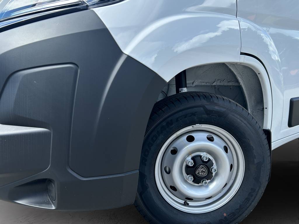 PEUGEOT Boxer 2.2 HDI 335 L2-image-15