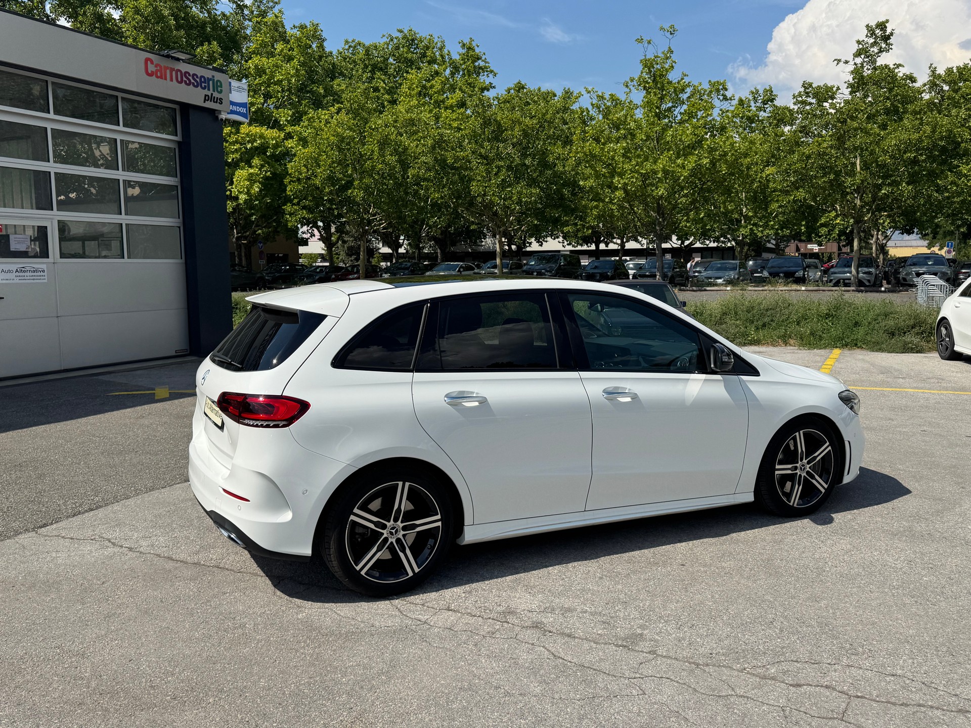 MERCEDES-BENZ B 250-image-2