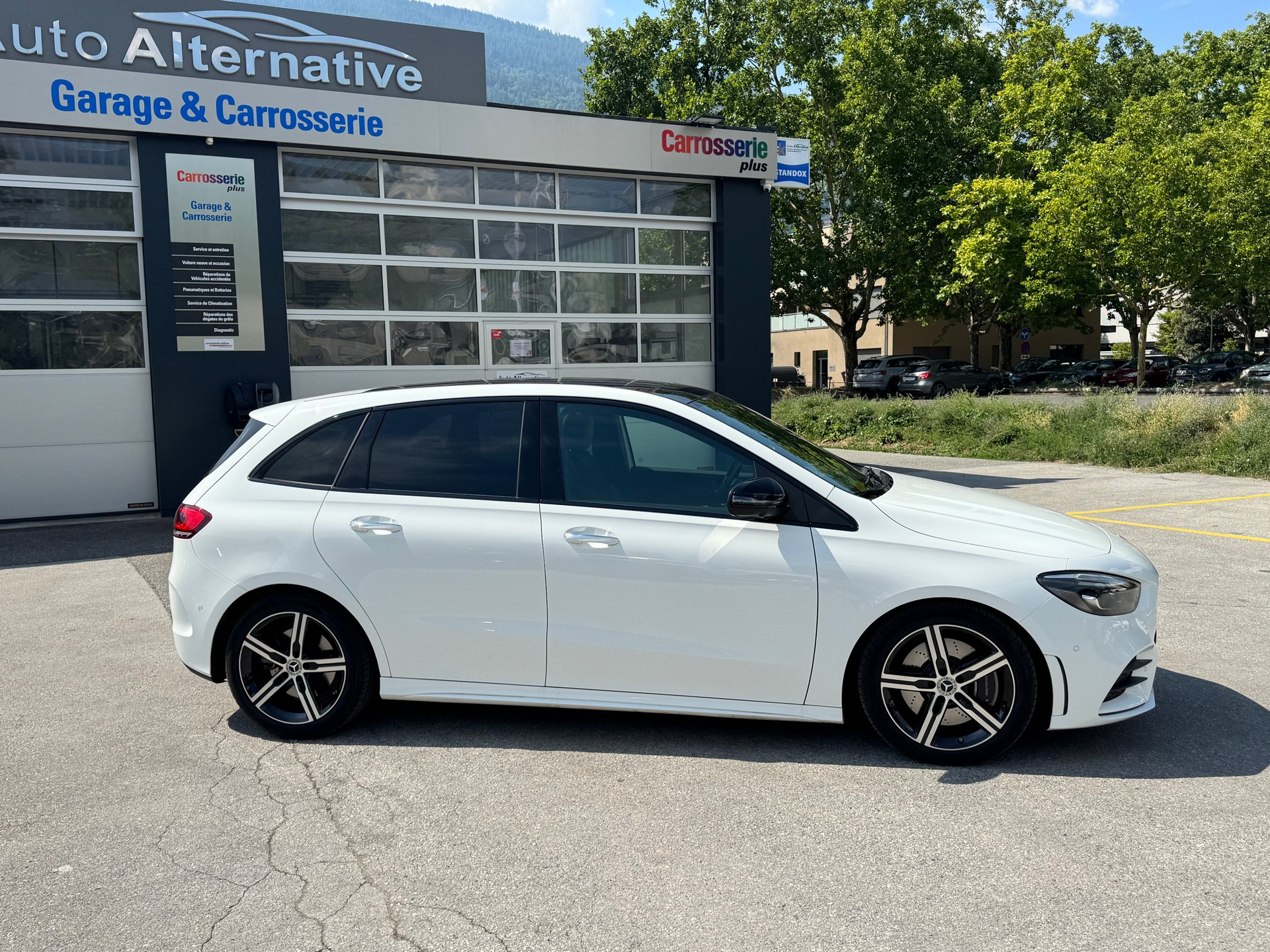 MERCEDES-BENZ B 250-image-1