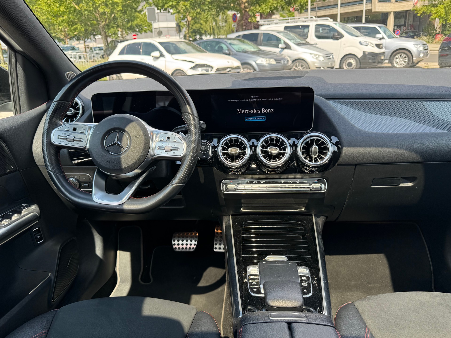 MERCEDES-BENZ B 250-image-12