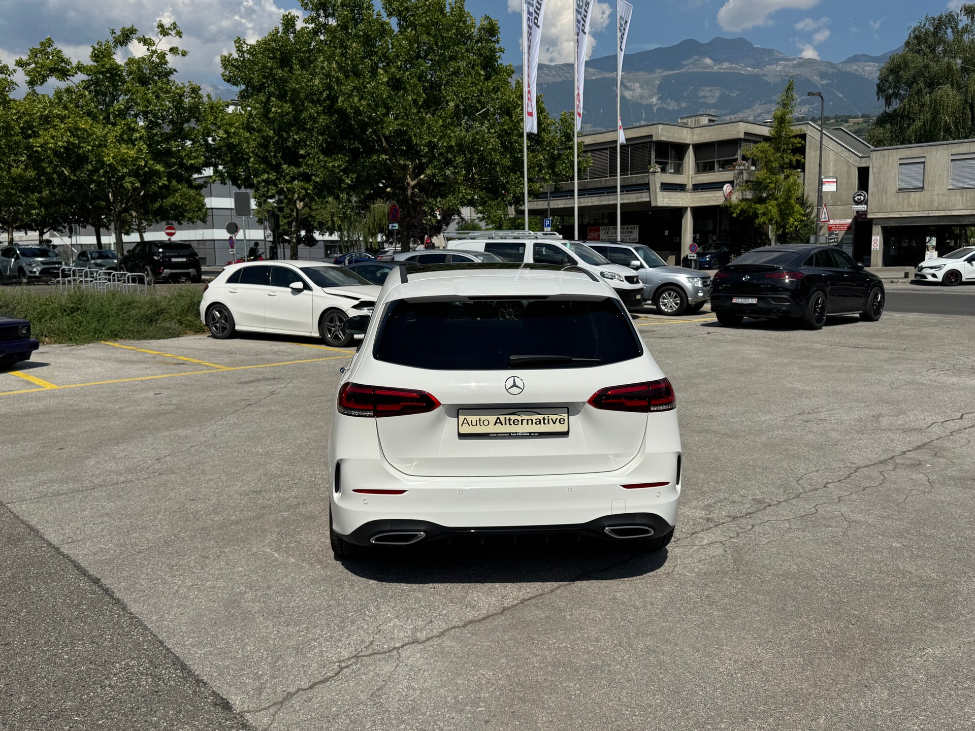MERCEDES-BENZ B 250-image-4