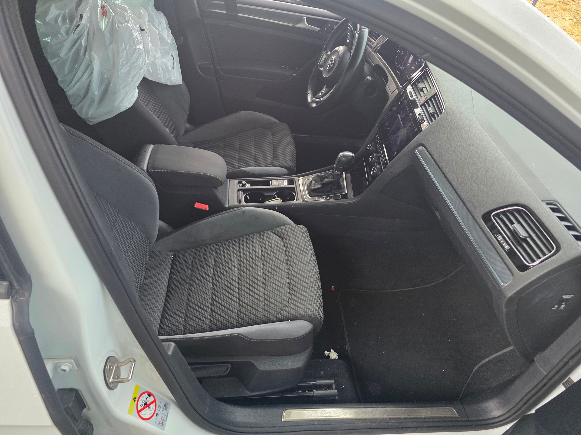 VW Golf 1.4 TSI Comfortline Swiss Line Limited DSG-image-4
