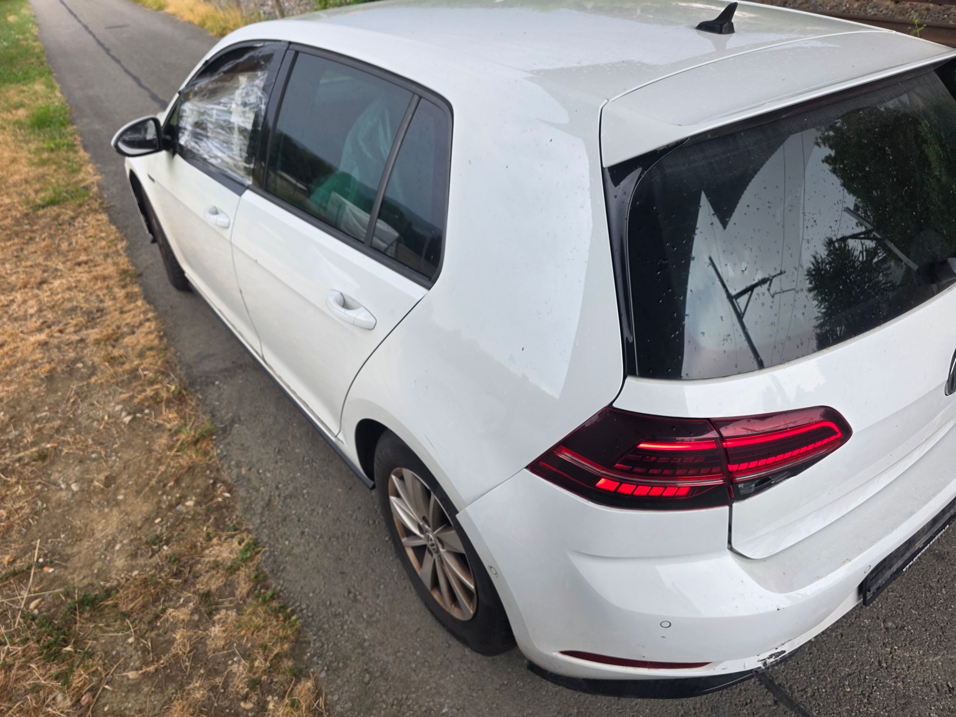 VW Golf 1.4 TSI Comfortline Swiss Line Limited DSG-image-6