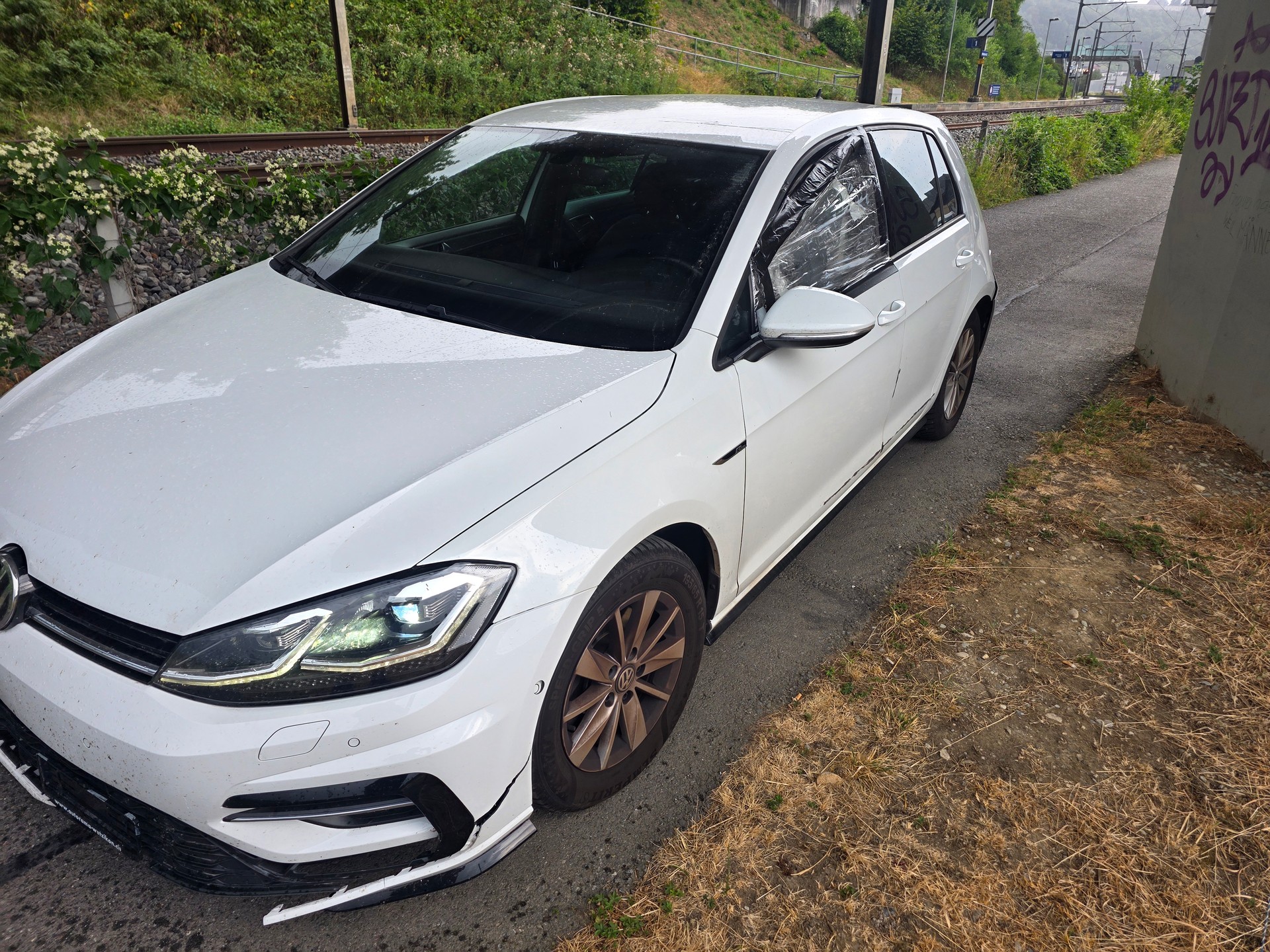 VW Golf 1.4 TSI Comfortline Swiss Line Limited DSG-image-0