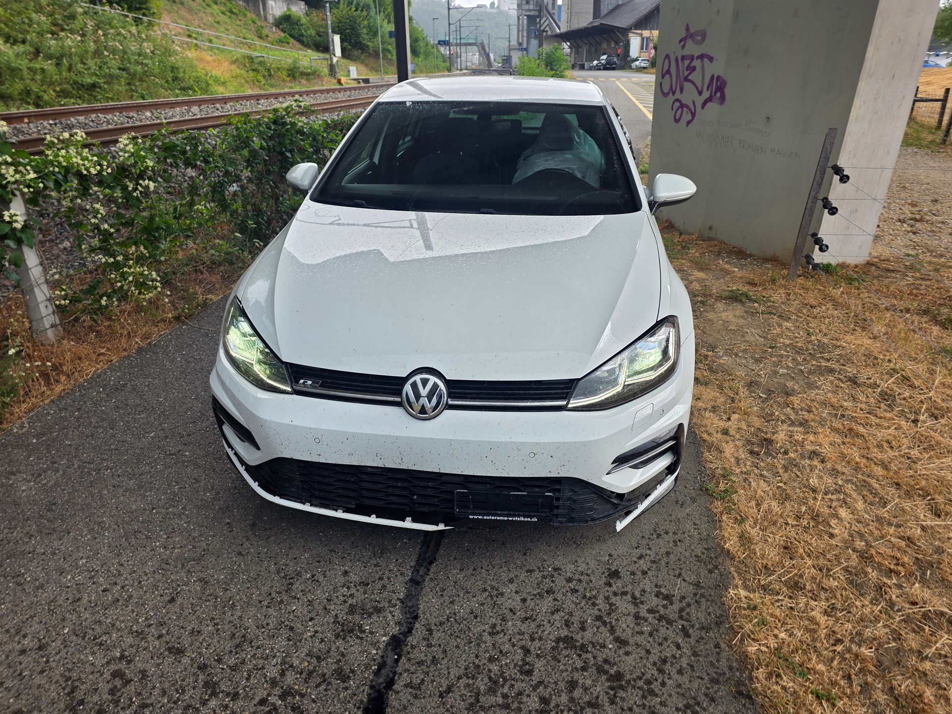 VW Golf 1.4 TSI Comfortline Swiss Line Limited DSG-image-2