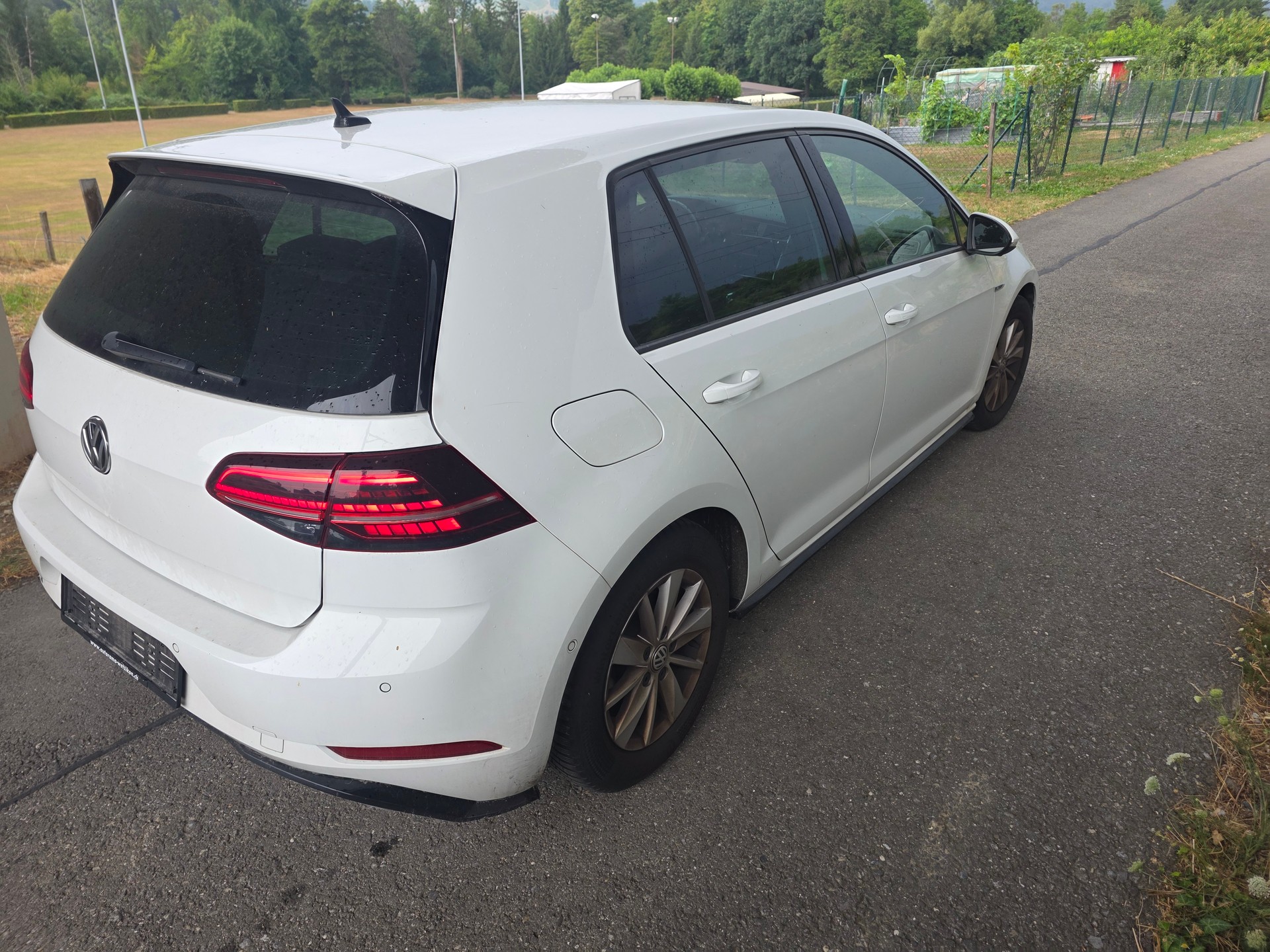 VW Golf 1.4 TSI Comfortline Swiss Line Limited DSG-image-7