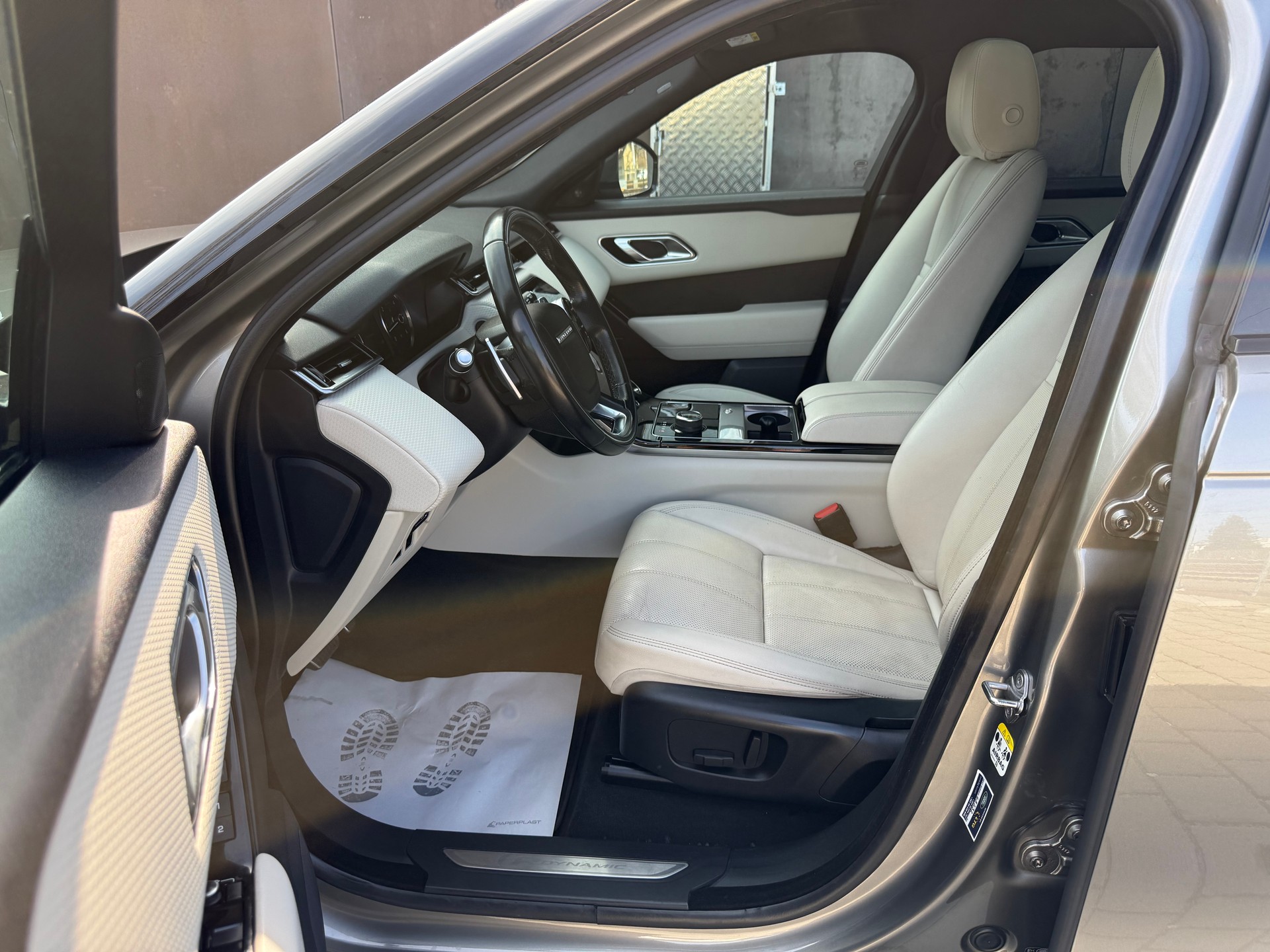 LAND ROVER Range Rover Velar R-Dynamic D 240 S Automatic-image-12