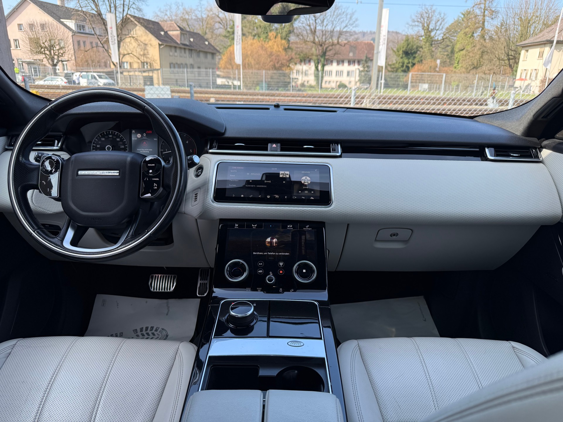 LAND ROVER Range Rover Velar R-Dynamic D 240 S Automatic-image-7