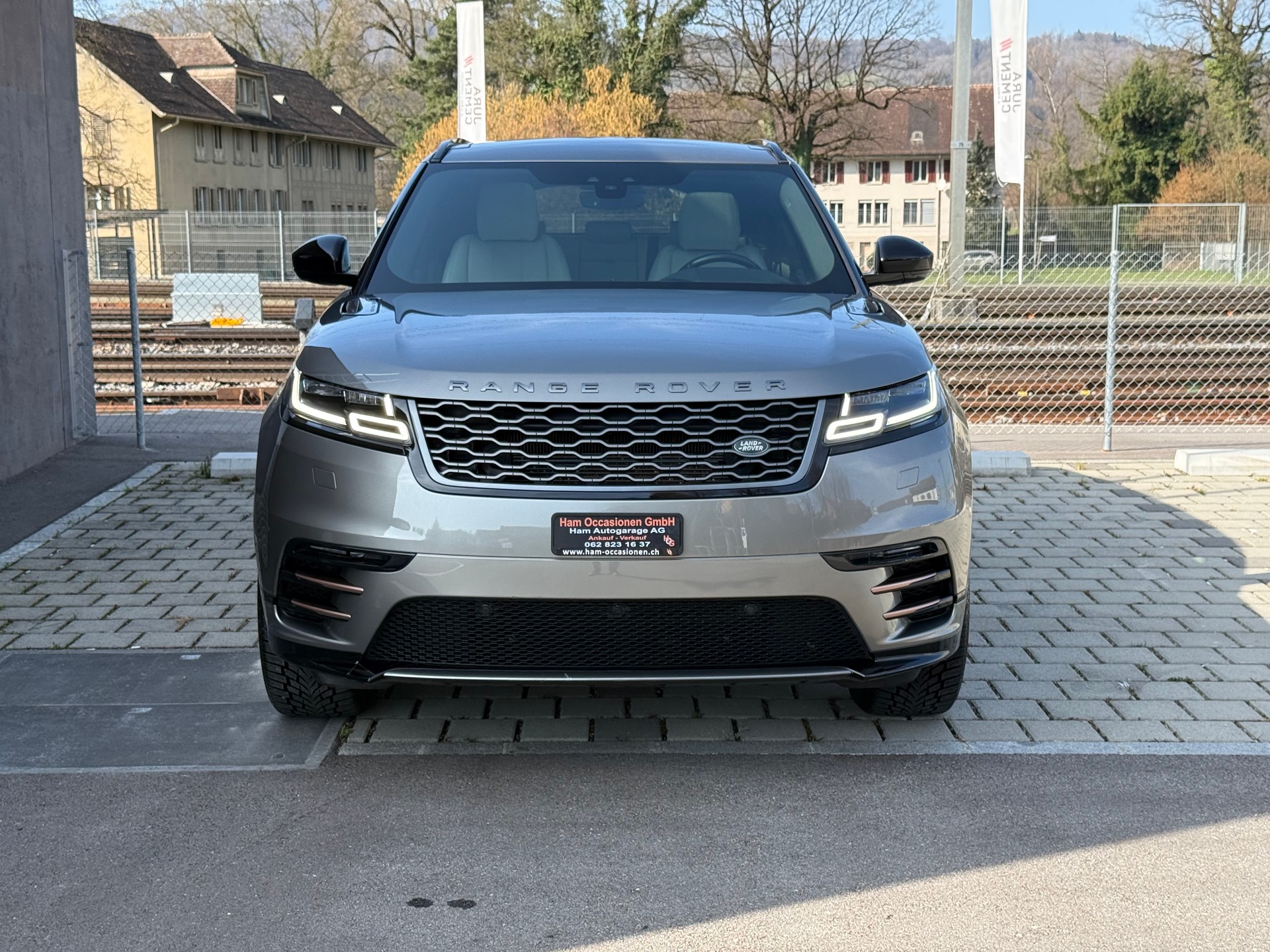 LAND ROVER Range Rover Velar R-Dynamic D 240 S Automatic-image-0