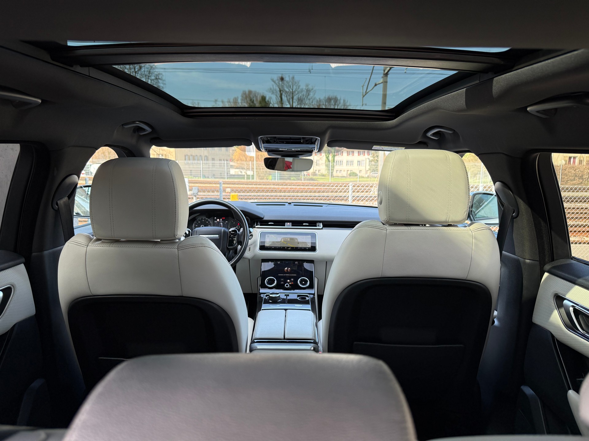 LAND ROVER Range Rover Velar R-Dynamic D 240 S Automatic-image-6