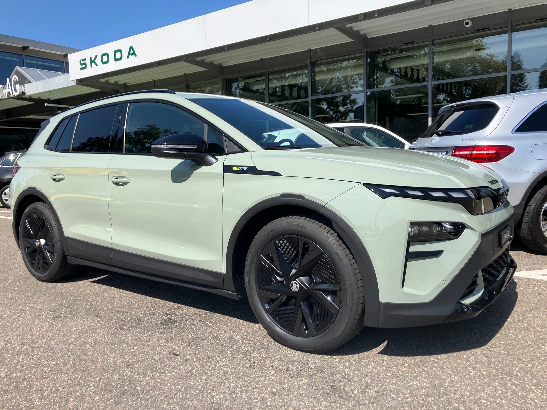 SKODA Elroq RS 4x4-image-1