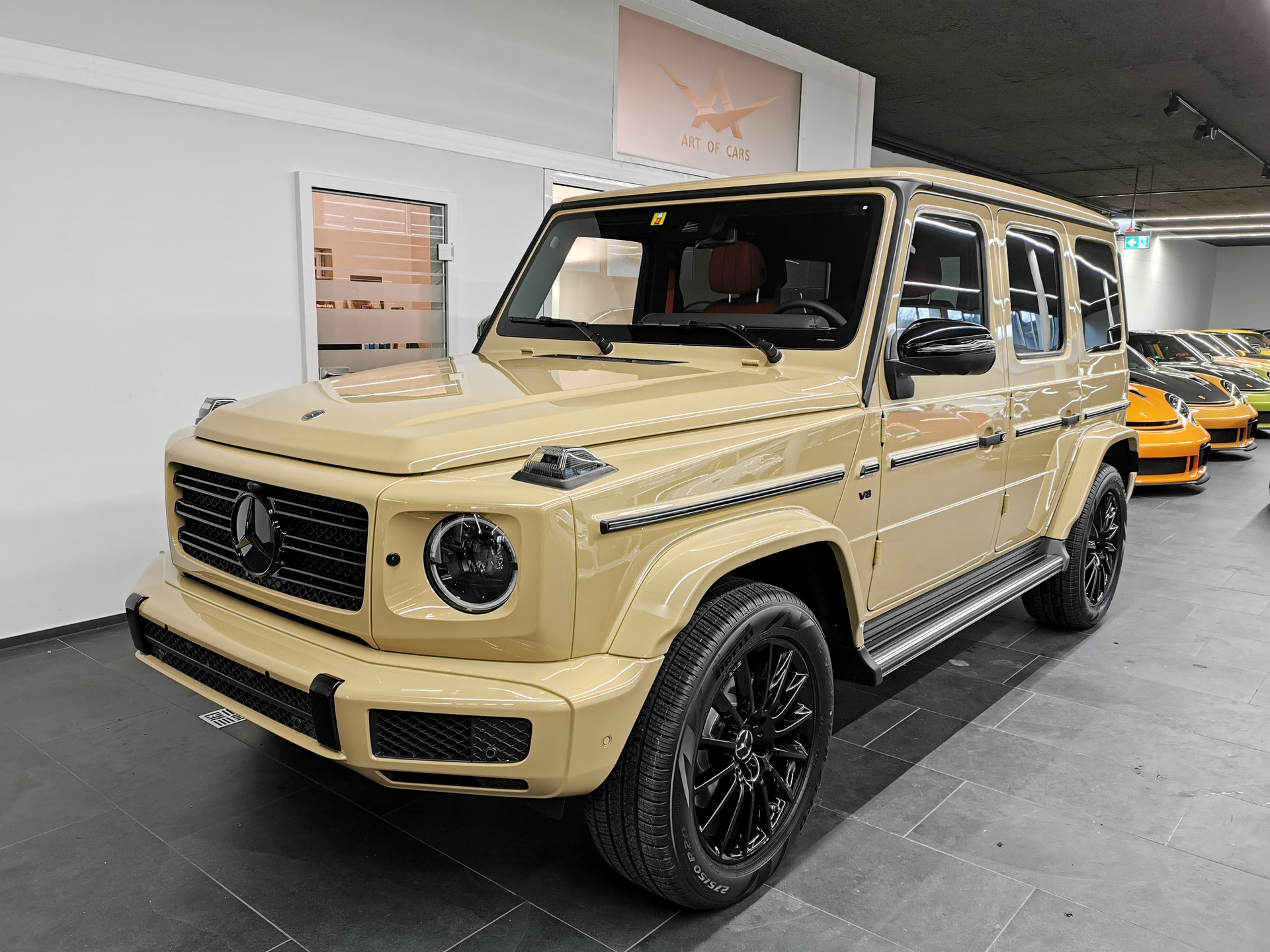 MERCEDES-BENZ G 500 AMG Line 9G-Tronic WÜSTENSAND EXKLUSIVE MANUFAKTUR FINAL EDITION V8 ULTIMATE CARBON DESIGNO VOLL STANDHEIZUNG-image-4