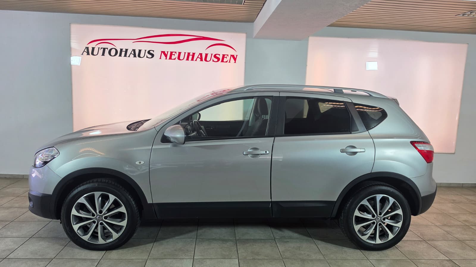 NISSAN Qashqai 2.0 4WD acenta XTronic CVT, Schweizer Fahrzeug, Frisch ab MFK und Frisch ab Service, 8-fach Bereift-image-5