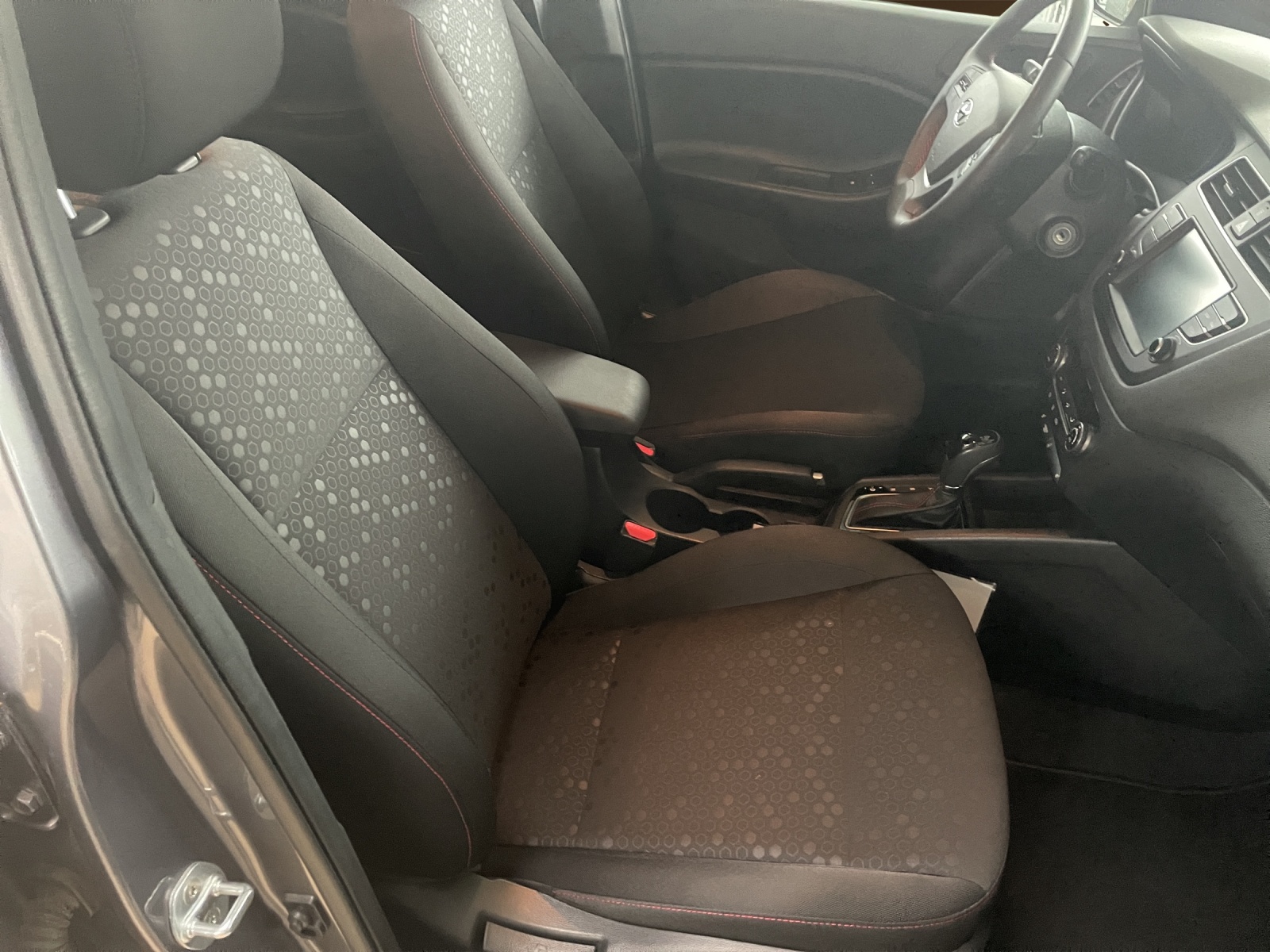 HYUNDAI i20 1.0 T-GDi 120 Amplia-image-8